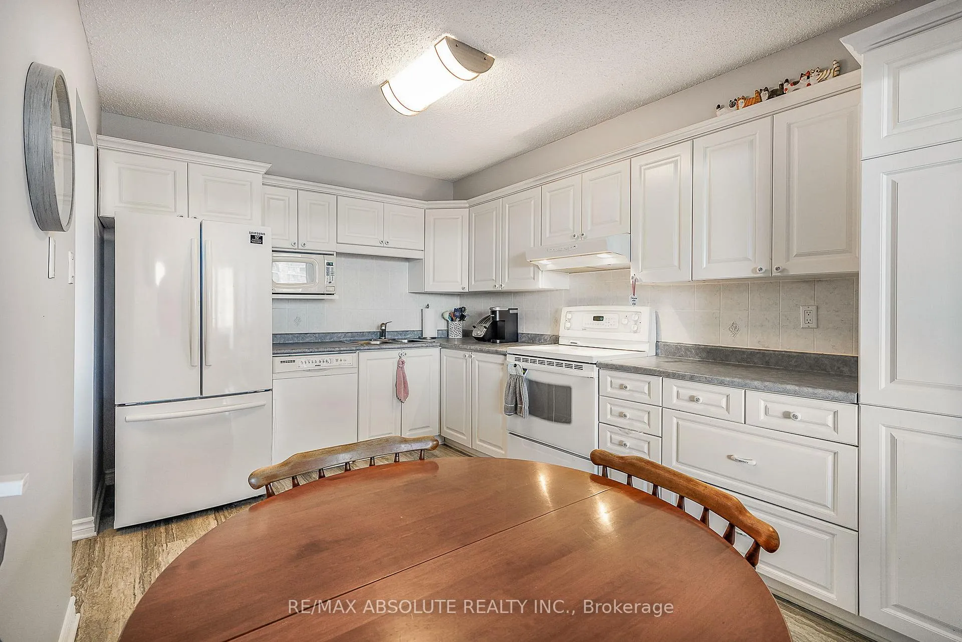 Photo 10 of Unit 607, 200 Lafontaine Avenue, Ottawa, Vanier — HOMEH