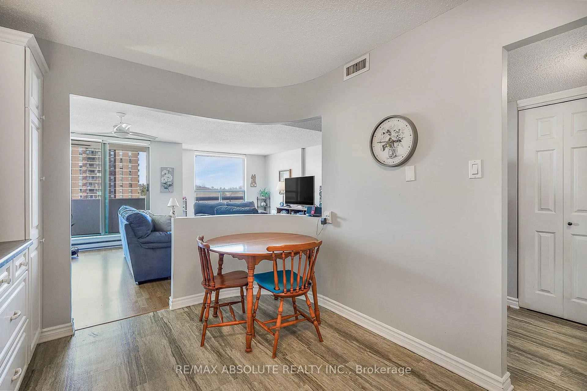 Photo 12 of Unit 607, 200 Lafontaine Avenue, Ottawa, Vanier — HOMEH