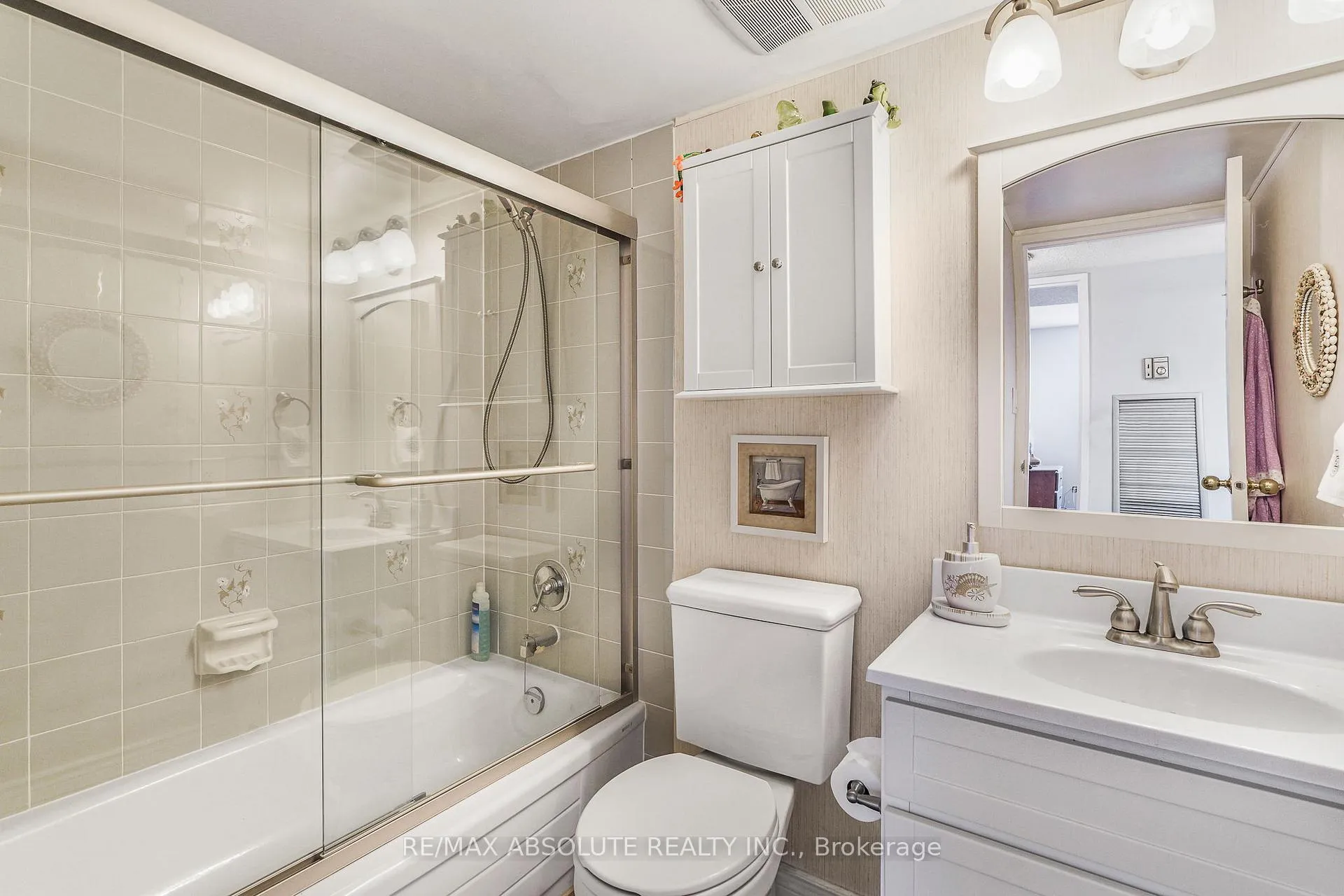 Photo 22 of Unit 607, 200 Lafontaine Avenue, Ottawa, Vanier — HOMEH