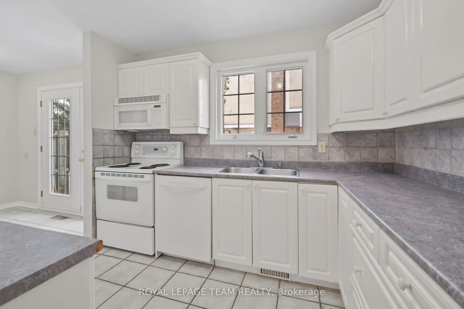 Photo 10 of Unit 87, 386 Kintyre Private, Ottawa, Carleton Square — HOMEH
