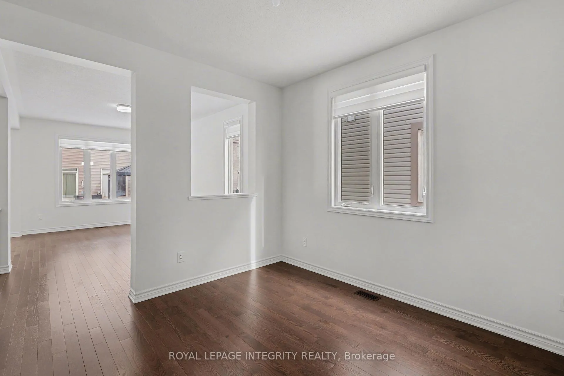 Photo 5 of 105 Mesa Drive, Ottawa, Barrhaven - Half Moon Bay — HOMEH