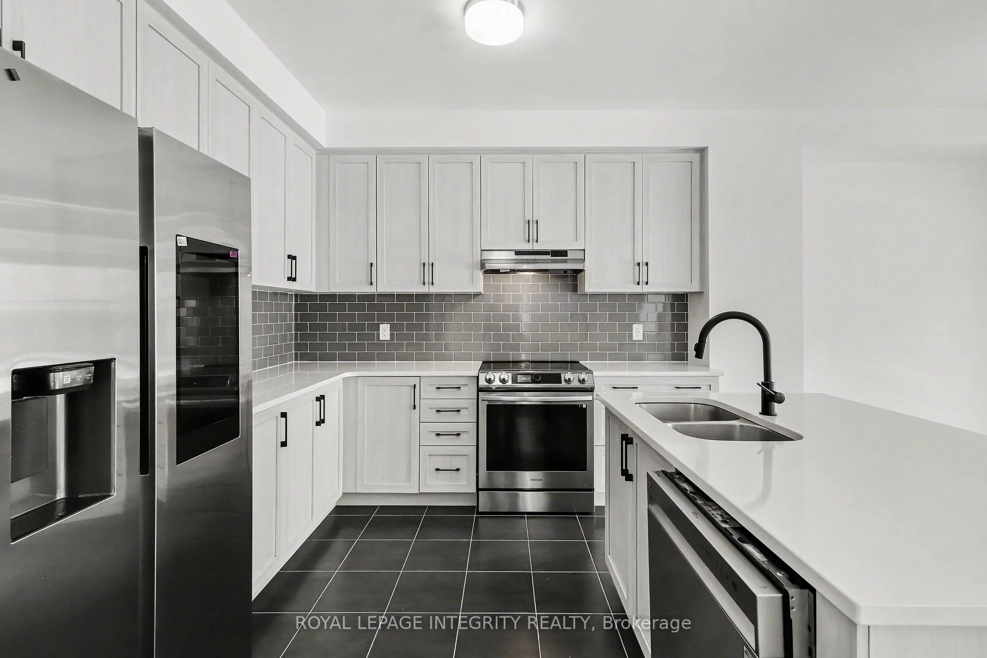 Photo 8 of 105 Mesa Drive, Ottawa, Barrhaven - Half Moon Bay — HOMEH