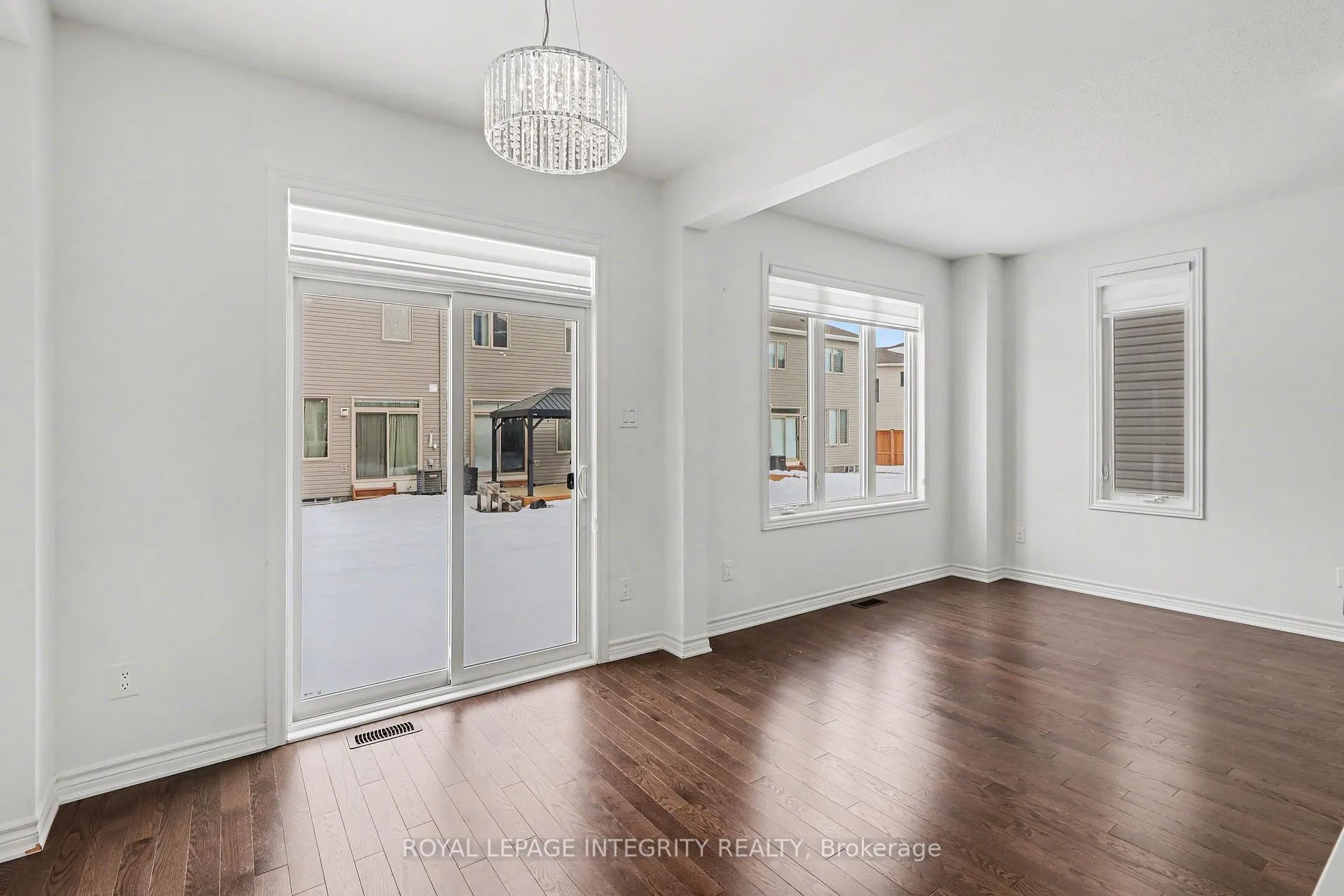 Photo 9 of 105 Mesa Drive, Ottawa, Barrhaven - Half Moon Bay — HOMEH