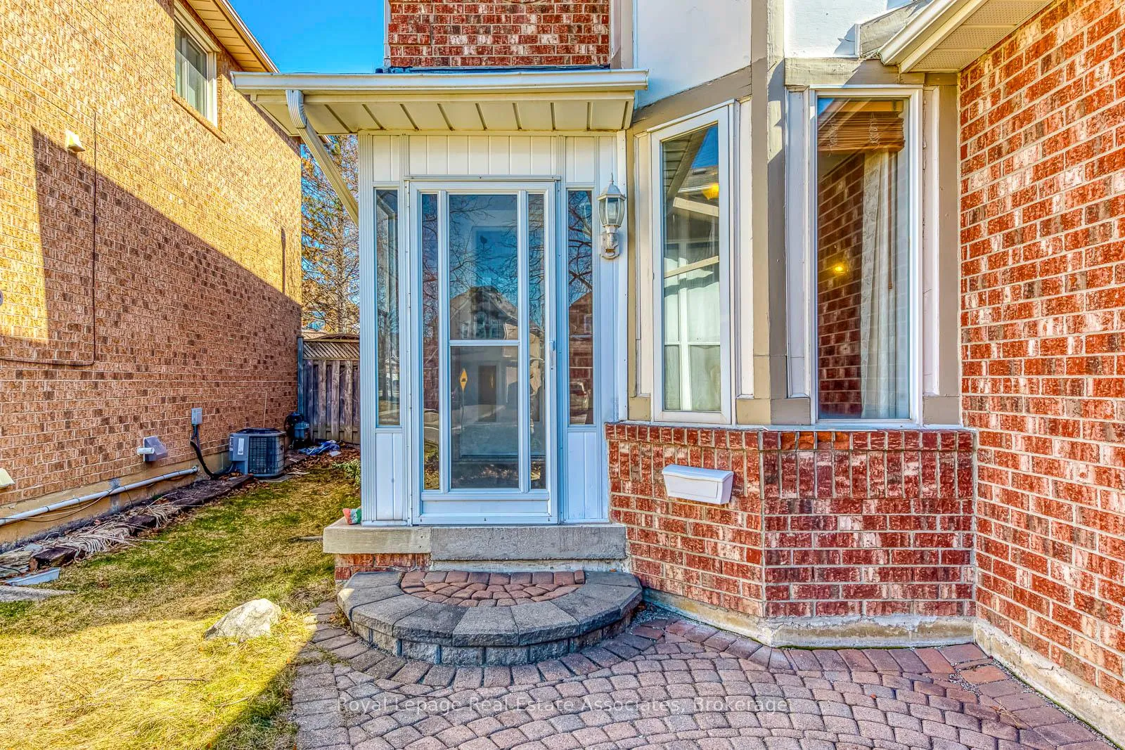 Photo 5 of 49 Letty Avenue, Brampton, Fletcher's West — HOMEH