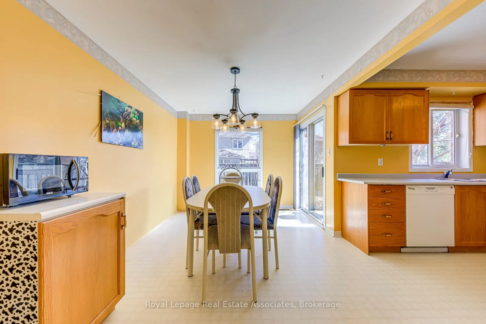 Photo 13 of 49 Letty Avenue, Brampton, Fletcher's West — HOMEH