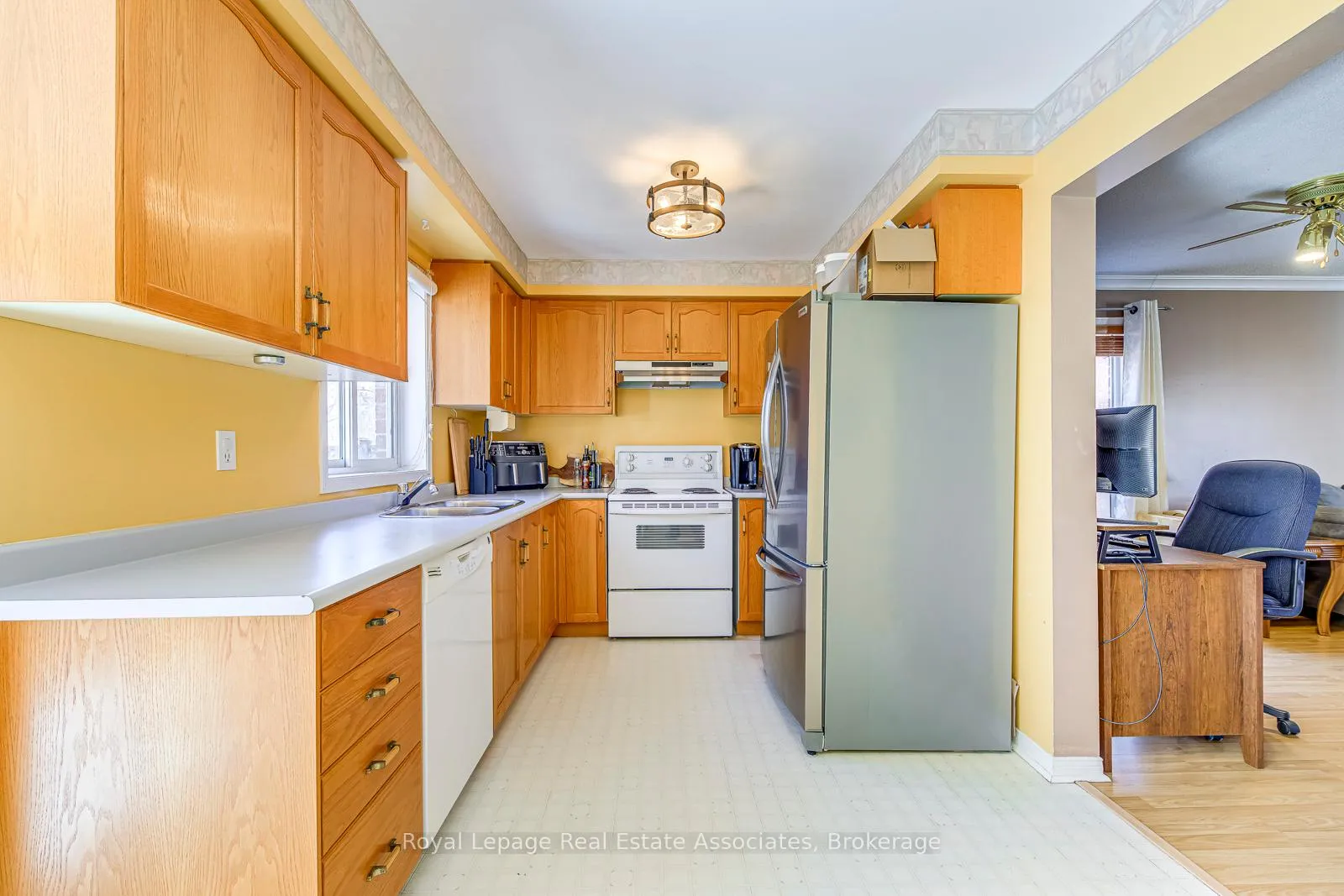 Photo 17 of 49 Letty Avenue, Brampton, Fletcher's West — HOMEH