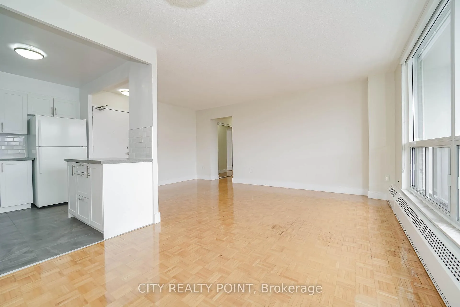 Photo 5 of Unit 2403, 666 Spadina Avenue, Toronto, University — HOMEH