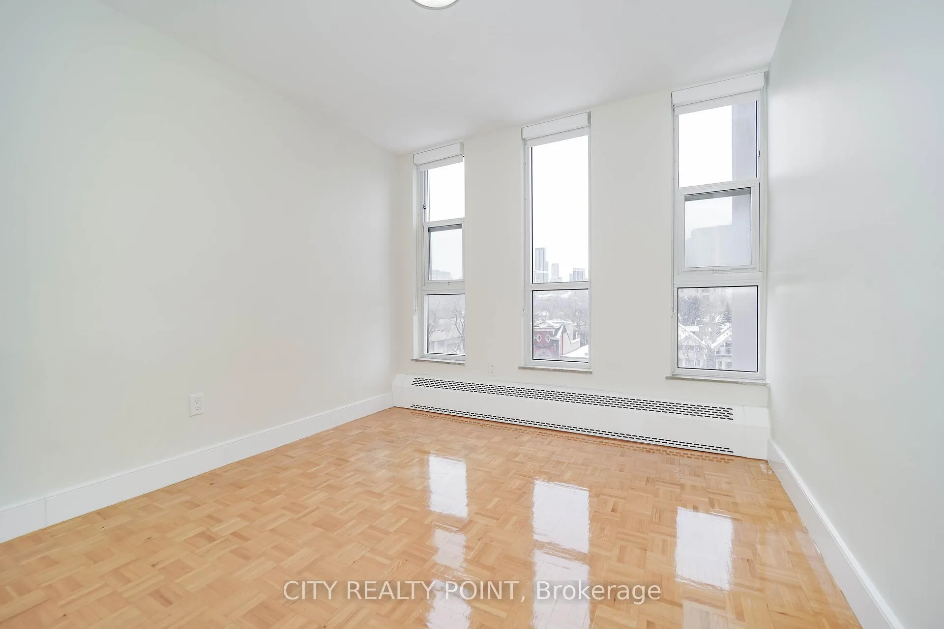 Photo 12 of Unit 2403, 666 Spadina Avenue, Toronto, University — HOMEH