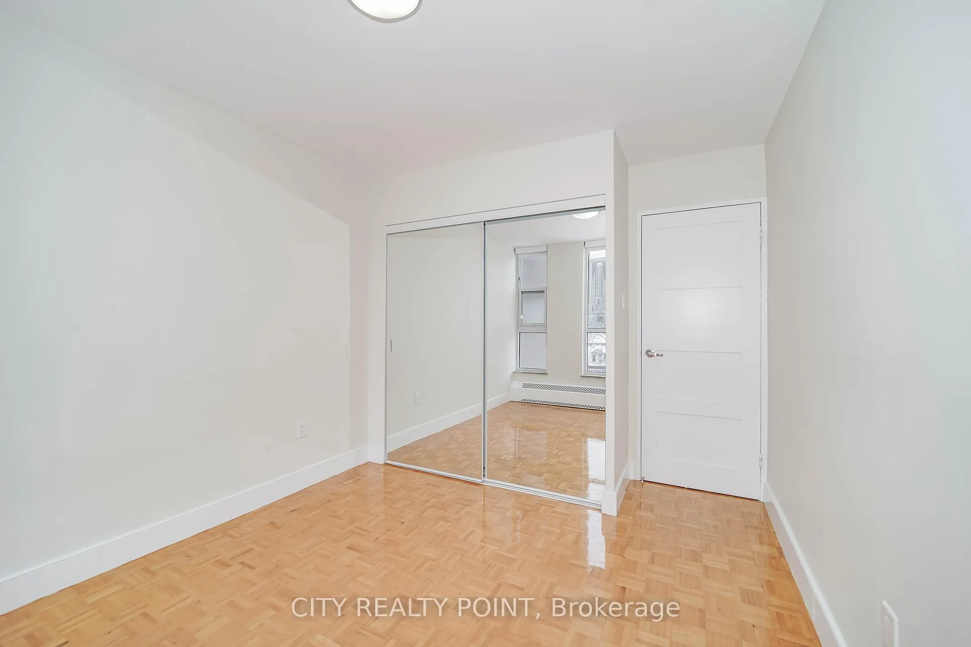 Photo 13 of Unit 2403, 666 Spadina Avenue, Toronto, University — HOMEH