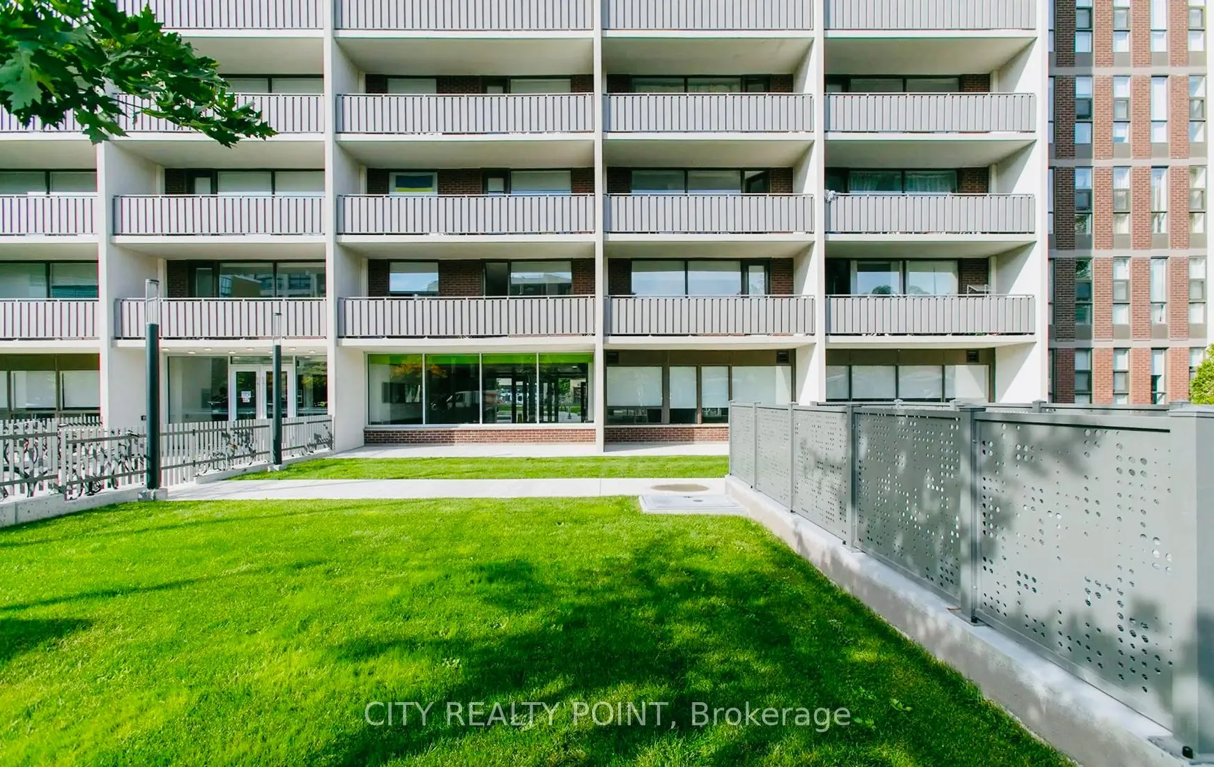 Photo 26 of Unit 2403, 666 Spadina Avenue, Toronto, University — HOMEH