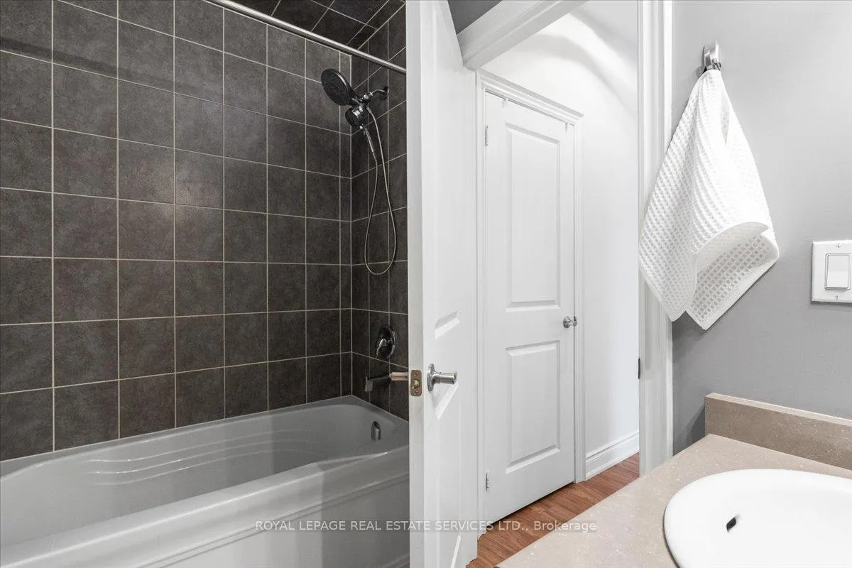 Photo 9 of 24 Gilroy Court, New Tecumseth, Alliston — HOMEH