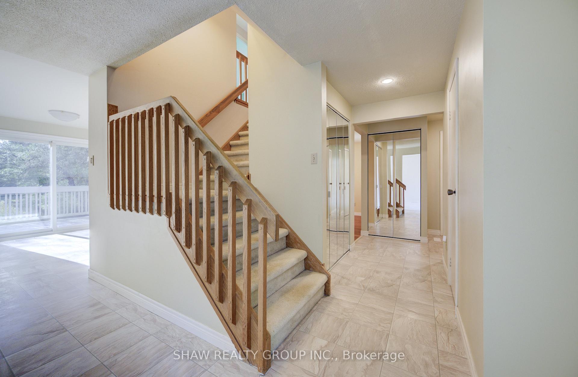 Photo 5 of 14 Broadview Court, Kitchener — HOMEH