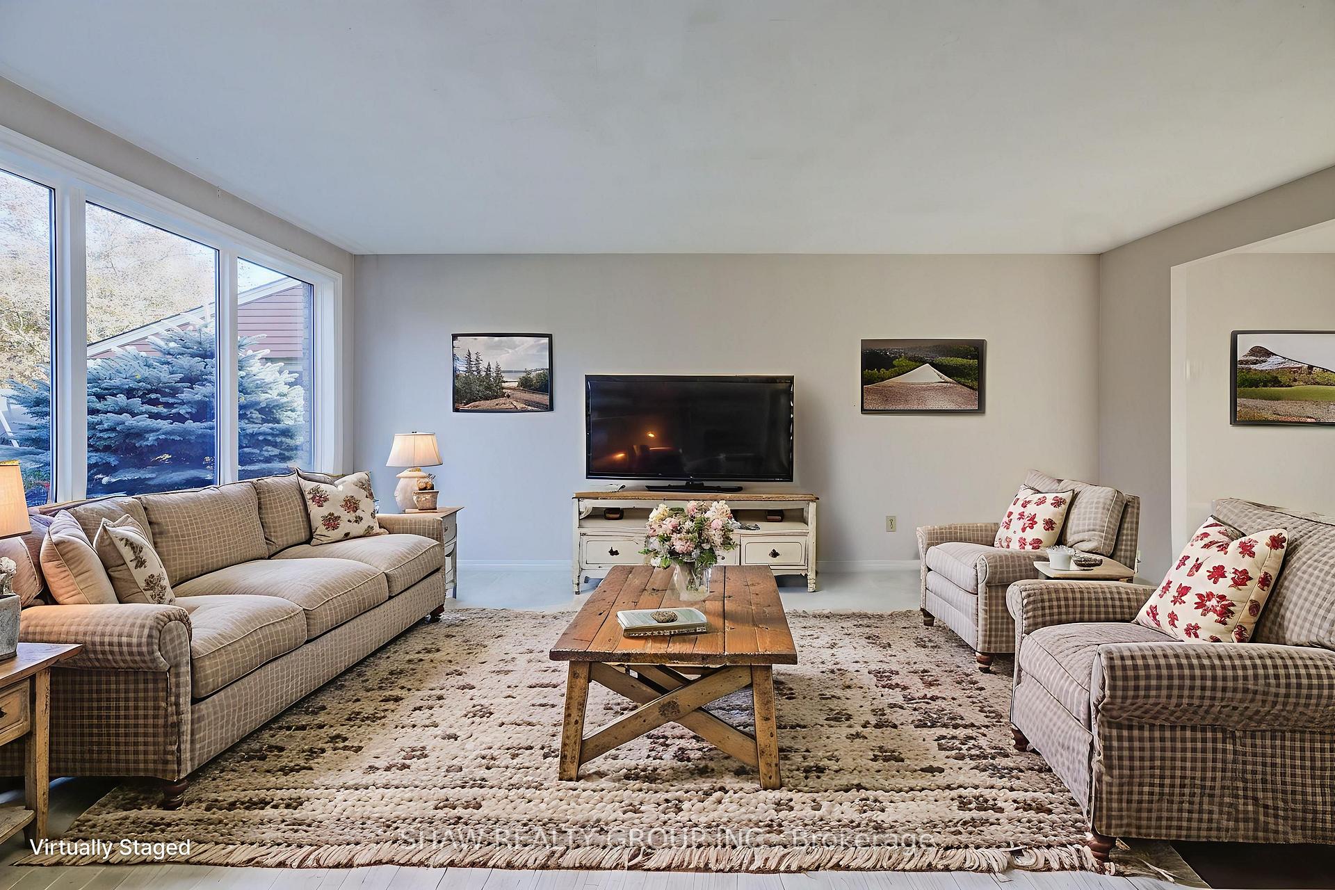 Photo 7 of 14 Broadview Court, Kitchener — HOMEH