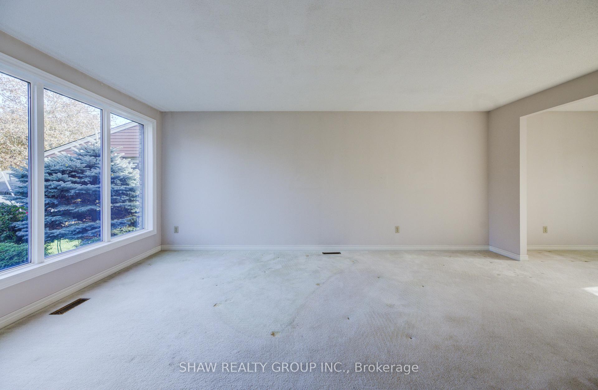 Photo 8 of 14 Broadview Court, Kitchener — HOMEH