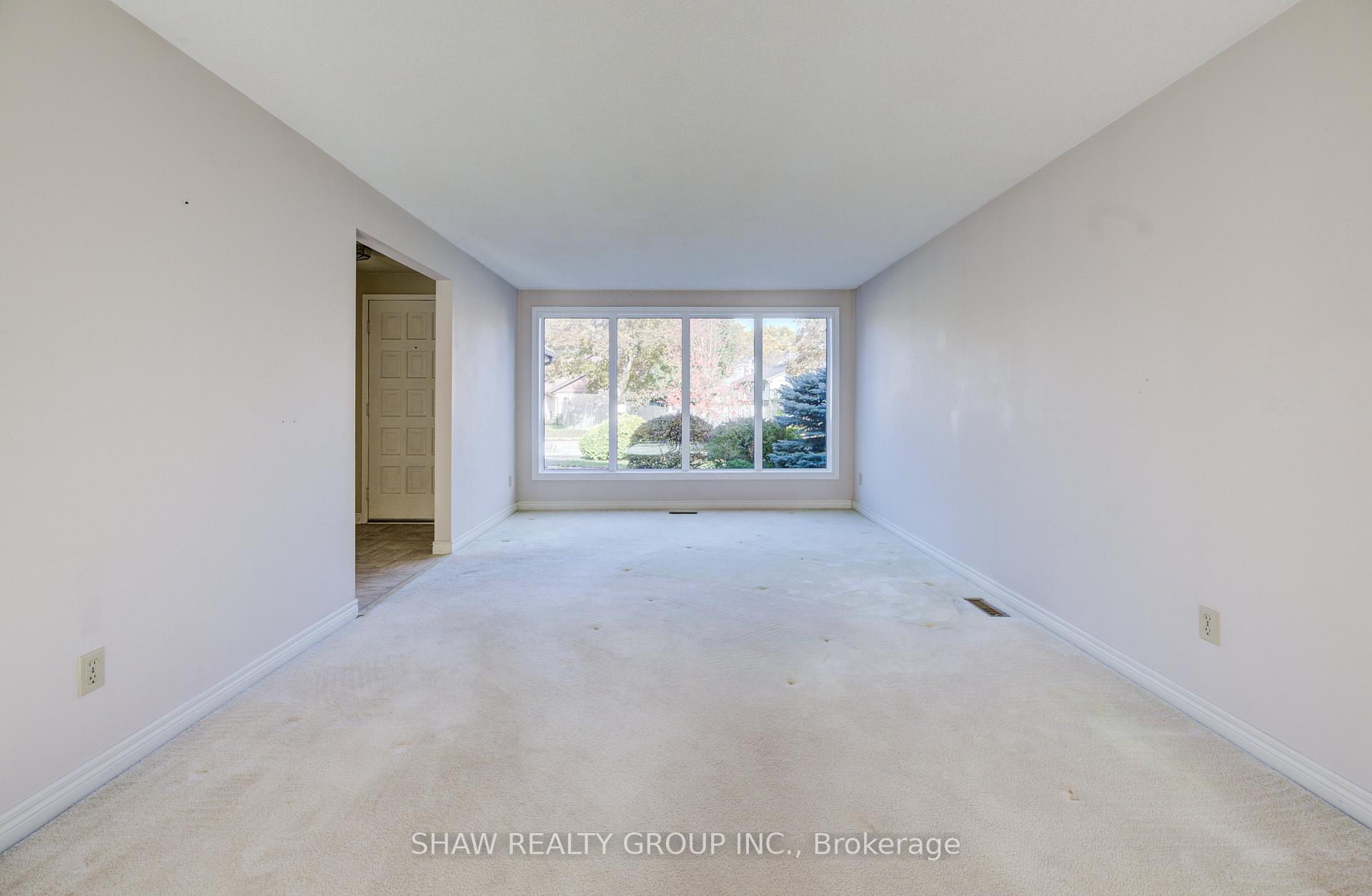 Photo 10 of 14 Broadview Court, Kitchener — HOMEH