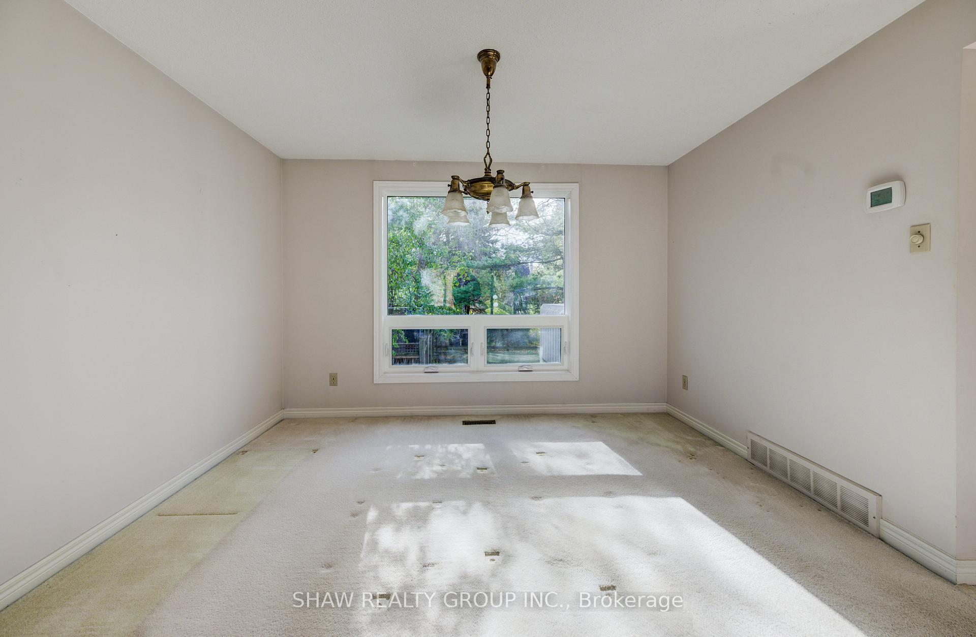 Photo 12 of 14 Broadview Court, Kitchener — HOMEH
