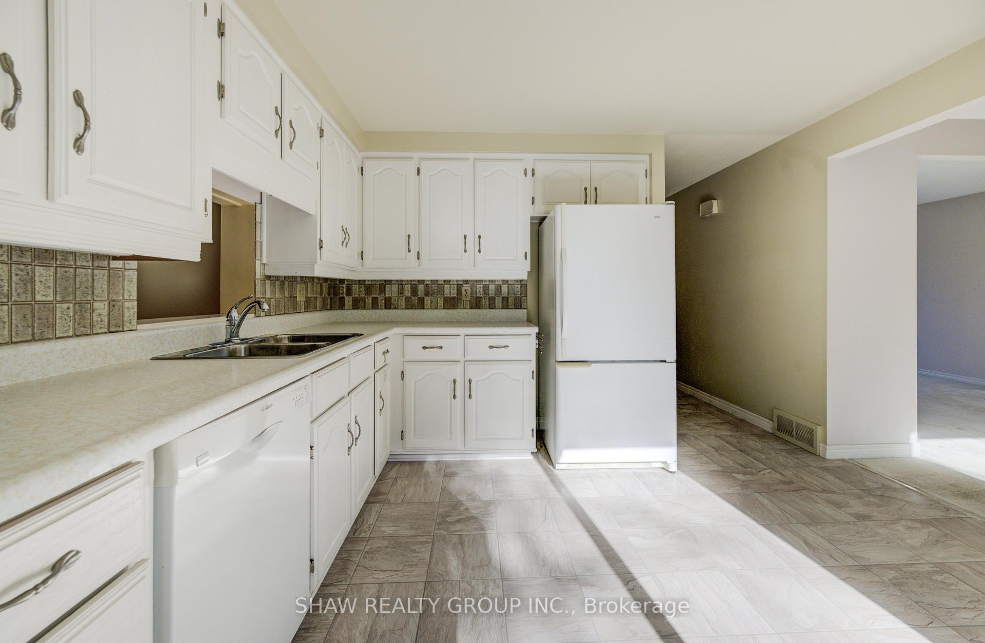 Photo 16 of 14 Broadview Court, Kitchener — HOMEH