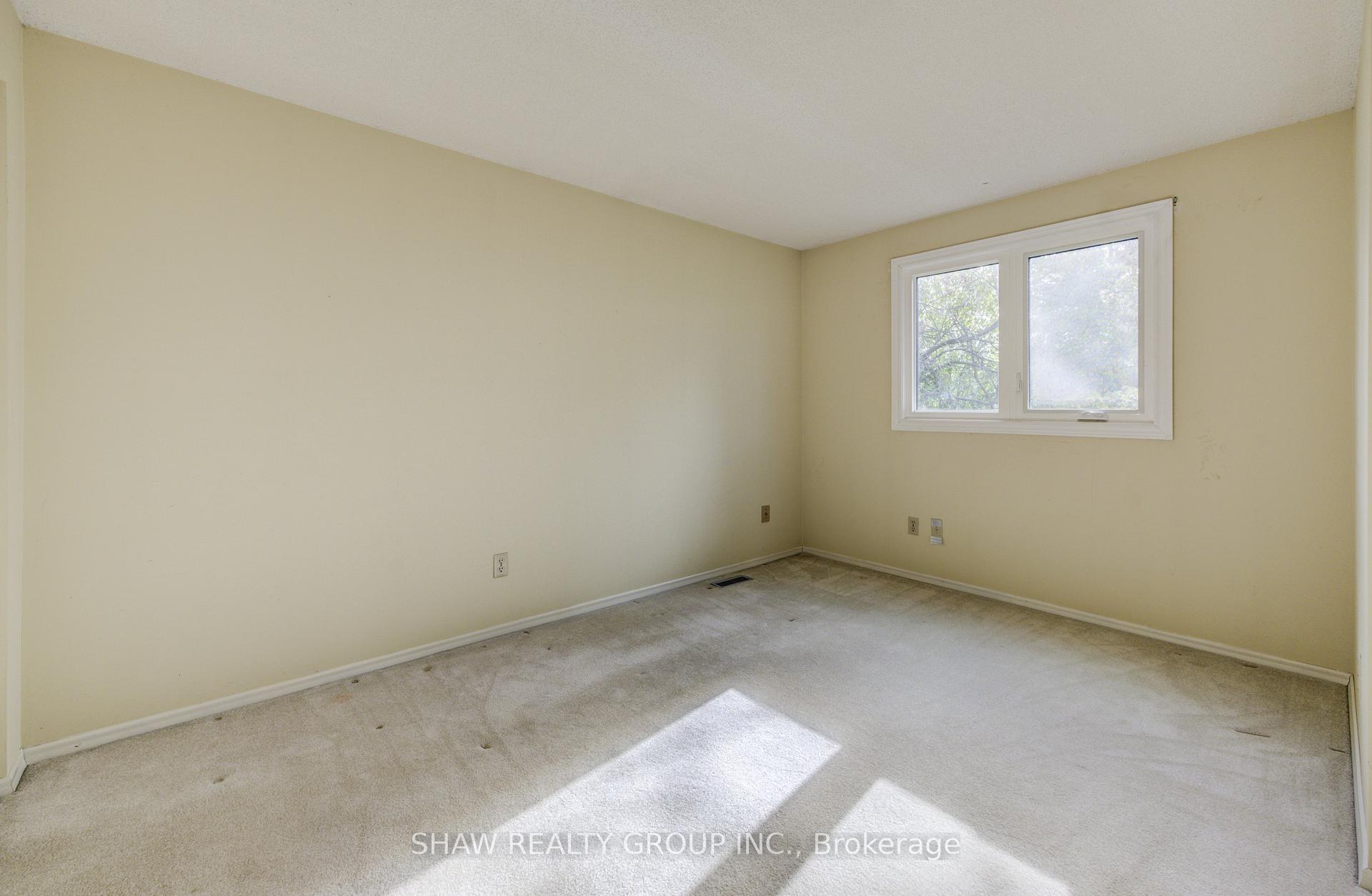 Photo 33 of 14 Broadview Court, Kitchener — HOMEH