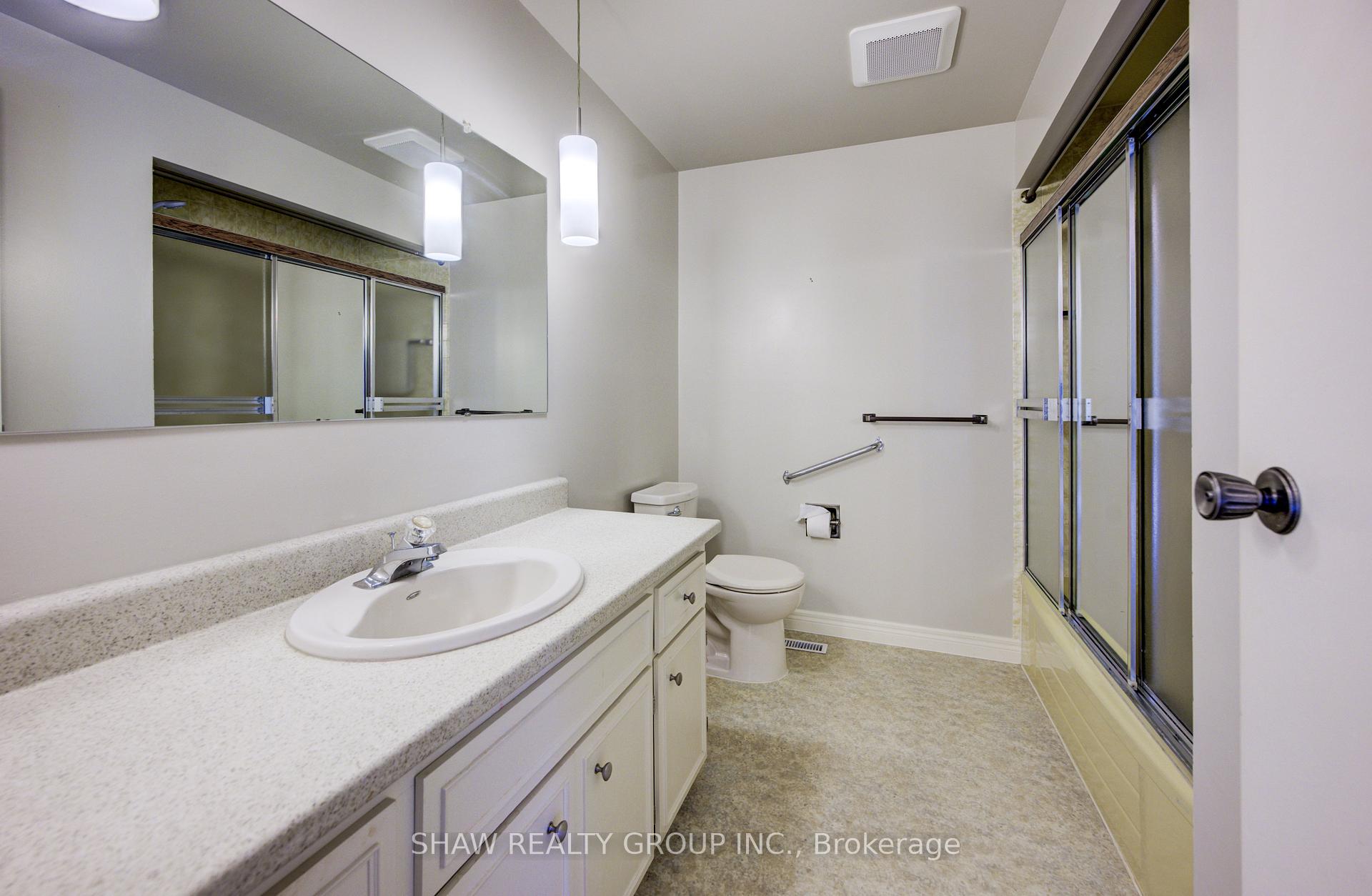 Photo 37 of 14 Broadview Court, Kitchener — HOMEH