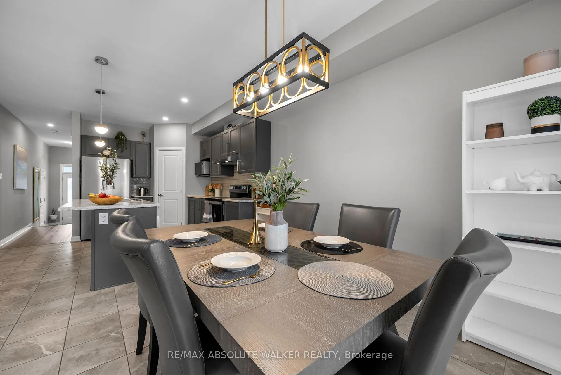 Photo 13 of 335 Cloyne Crescent, Ottawa, Barrhaven - Half Moon Bay — HOMEH