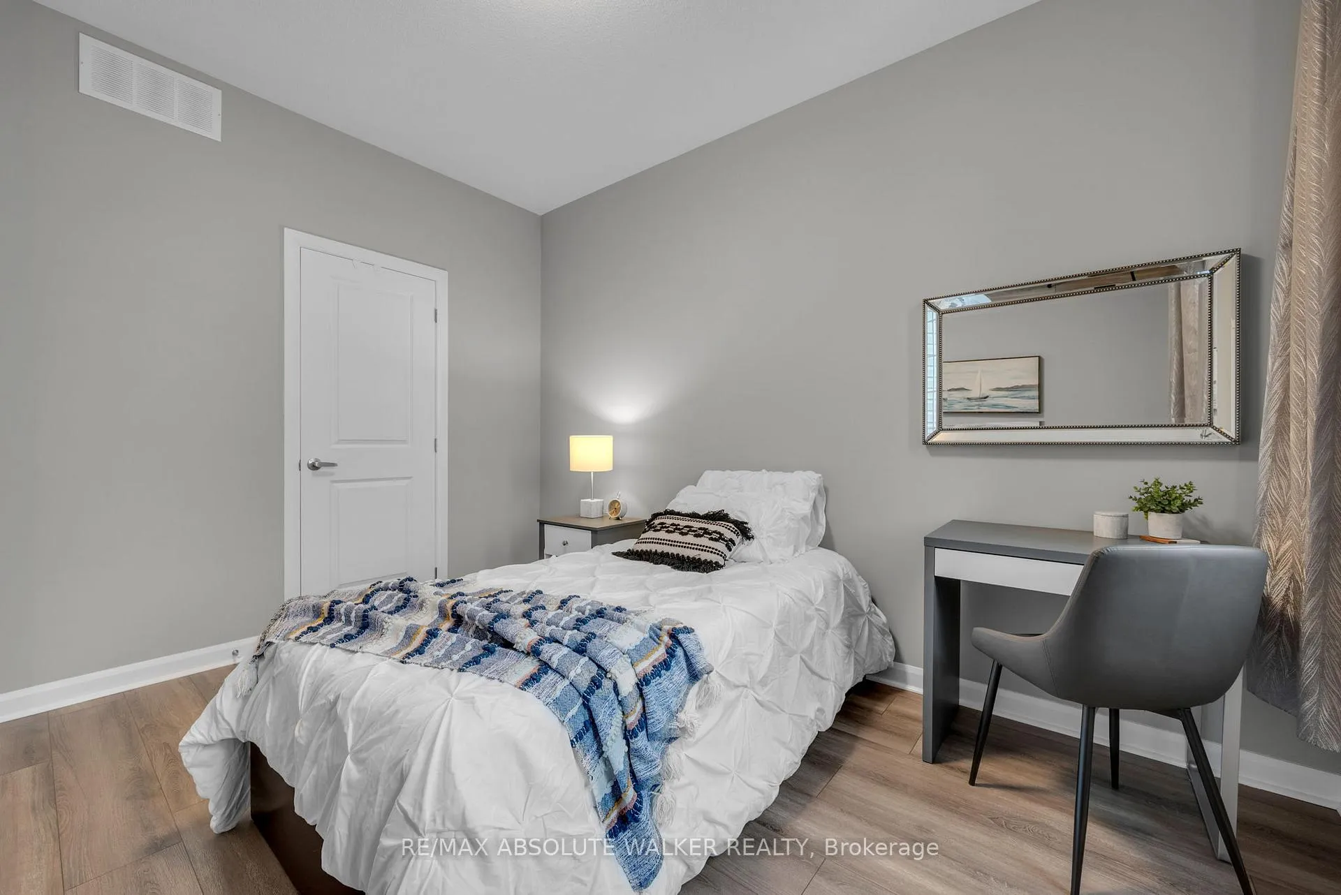 Photo 21 of 335 Cloyne Crescent, Ottawa, Barrhaven - Half Moon Bay — HOMEH