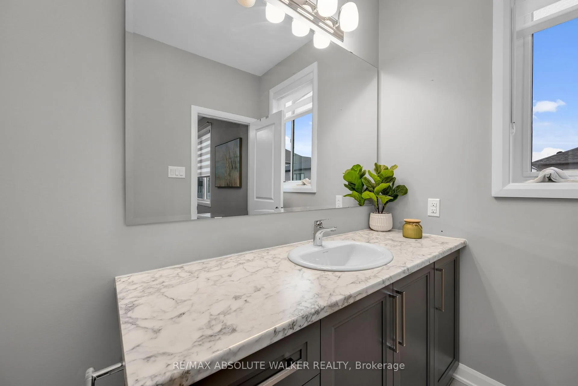 Photo 23 of 335 Cloyne Crescent, Ottawa, Barrhaven - Half Moon Bay — HOMEH
