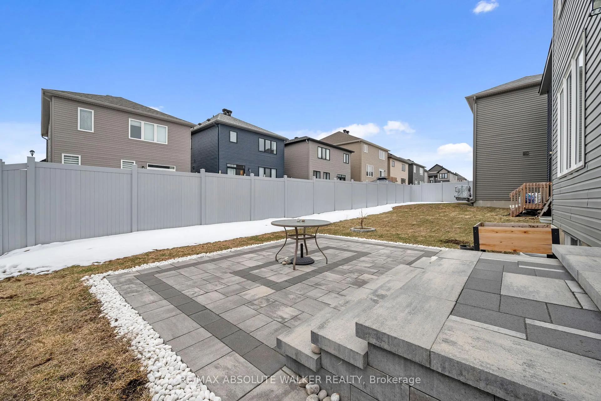 Photo 31 of 335 Cloyne Crescent, Ottawa, Barrhaven - Half Moon Bay — HOMEH