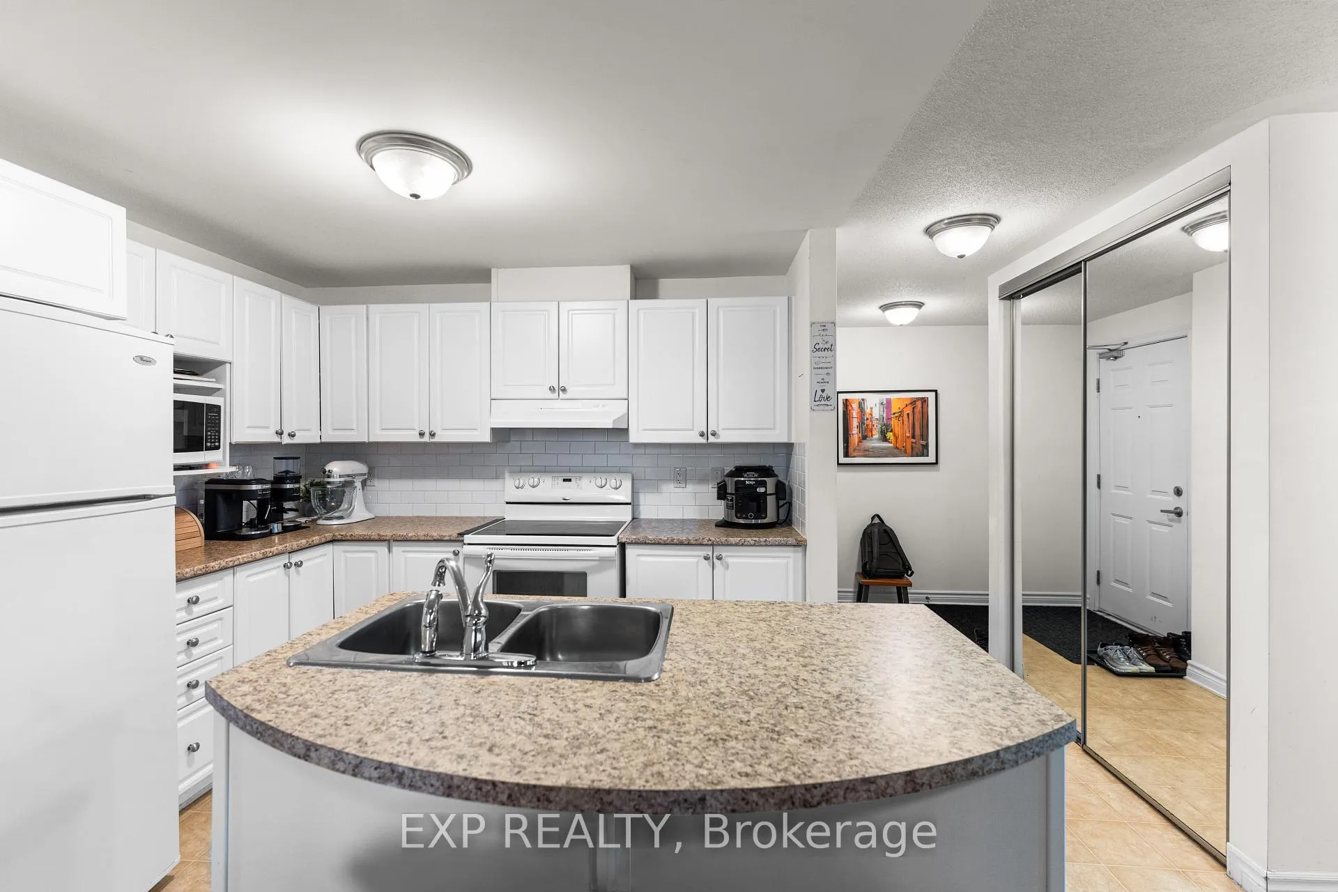Photo 7 of Unit 2, 385 Paseo Private, Ottawa, Centrepointe — HOMEH