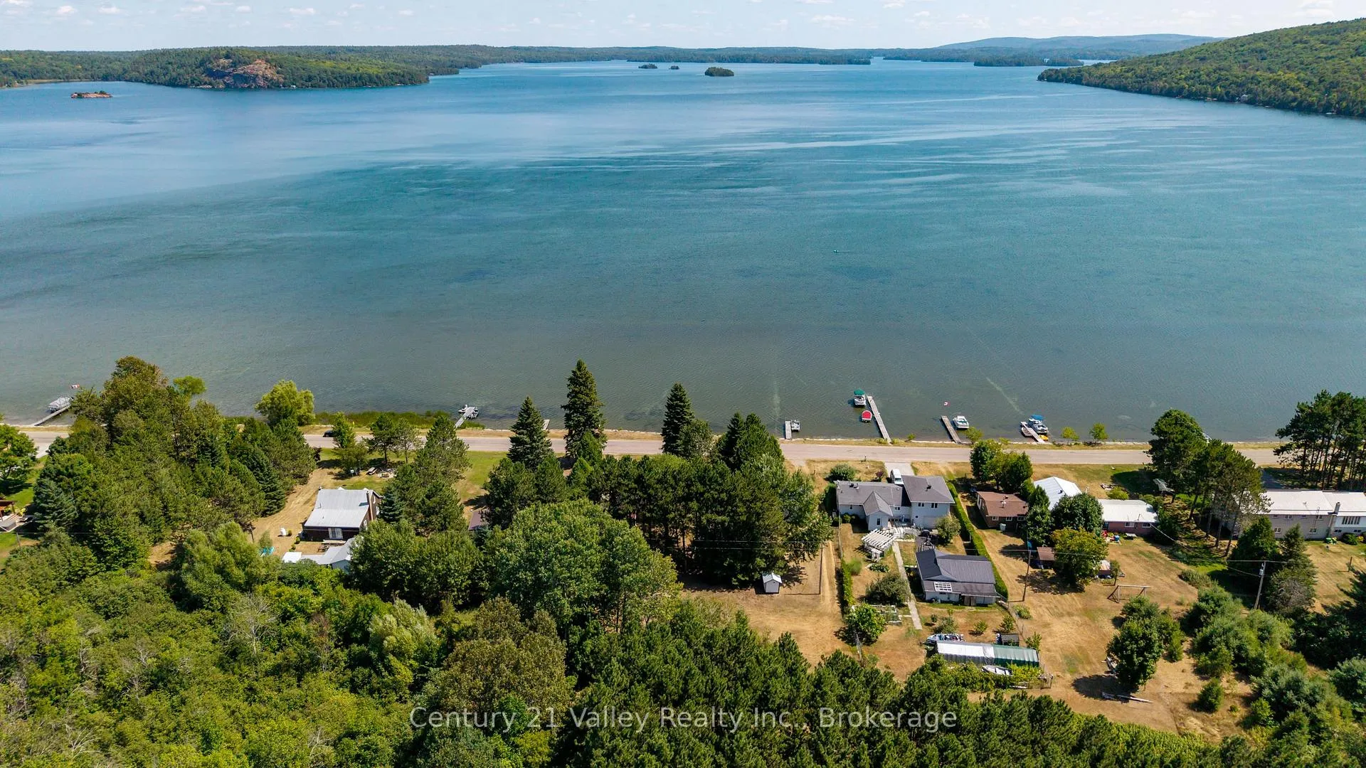 Photo 2 of 1077 Lake Clear Road, Bonnechere Valley, Eganville/Bonnechere Twp — HOMEH