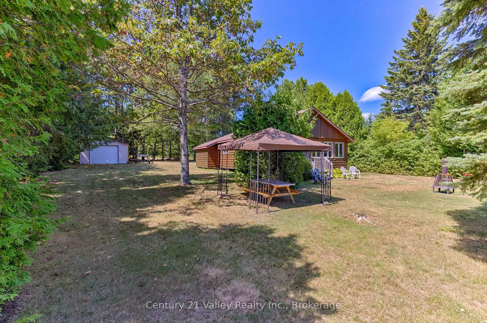 Photo 6 of 1077 Lake Clear Road, Bonnechere Valley, Eganville/Bonnechere Twp — HOMEH