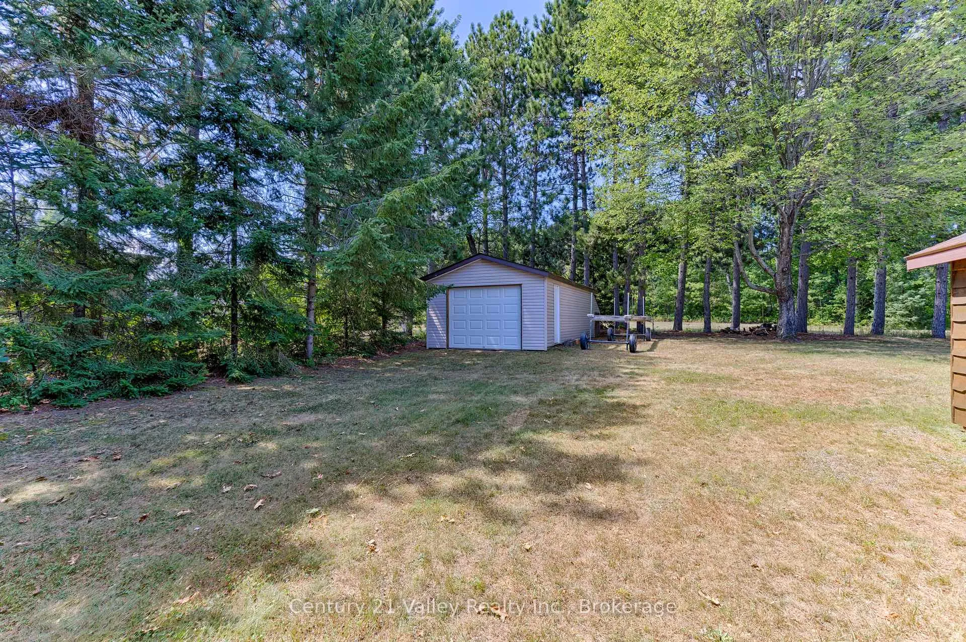 Photo 8 of 1077 Lake Clear Road, Bonnechere Valley, Eganville/Bonnechere Twp — HOMEH