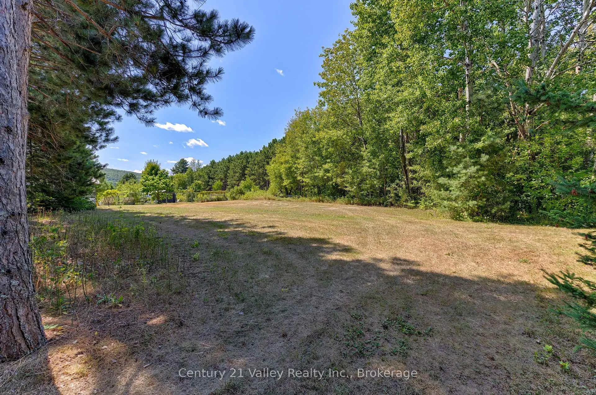 Photo 11 of 1077 Lake Clear Road, Bonnechere Valley, Eganville/Bonnechere Twp — HOMEH