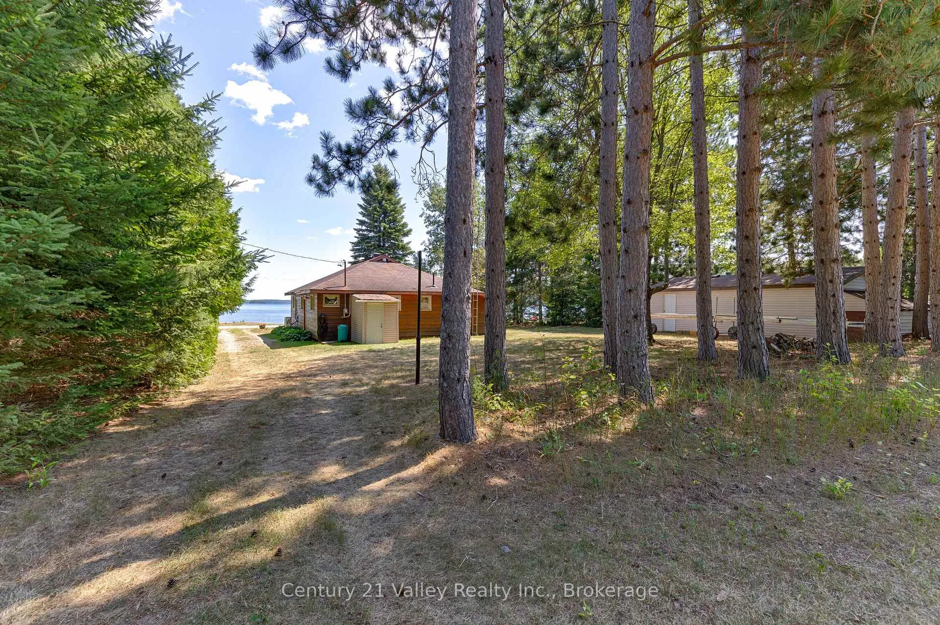 Photo 12 of 1077 Lake Clear Road, Bonnechere Valley, Eganville/Bonnechere Twp — HOMEH