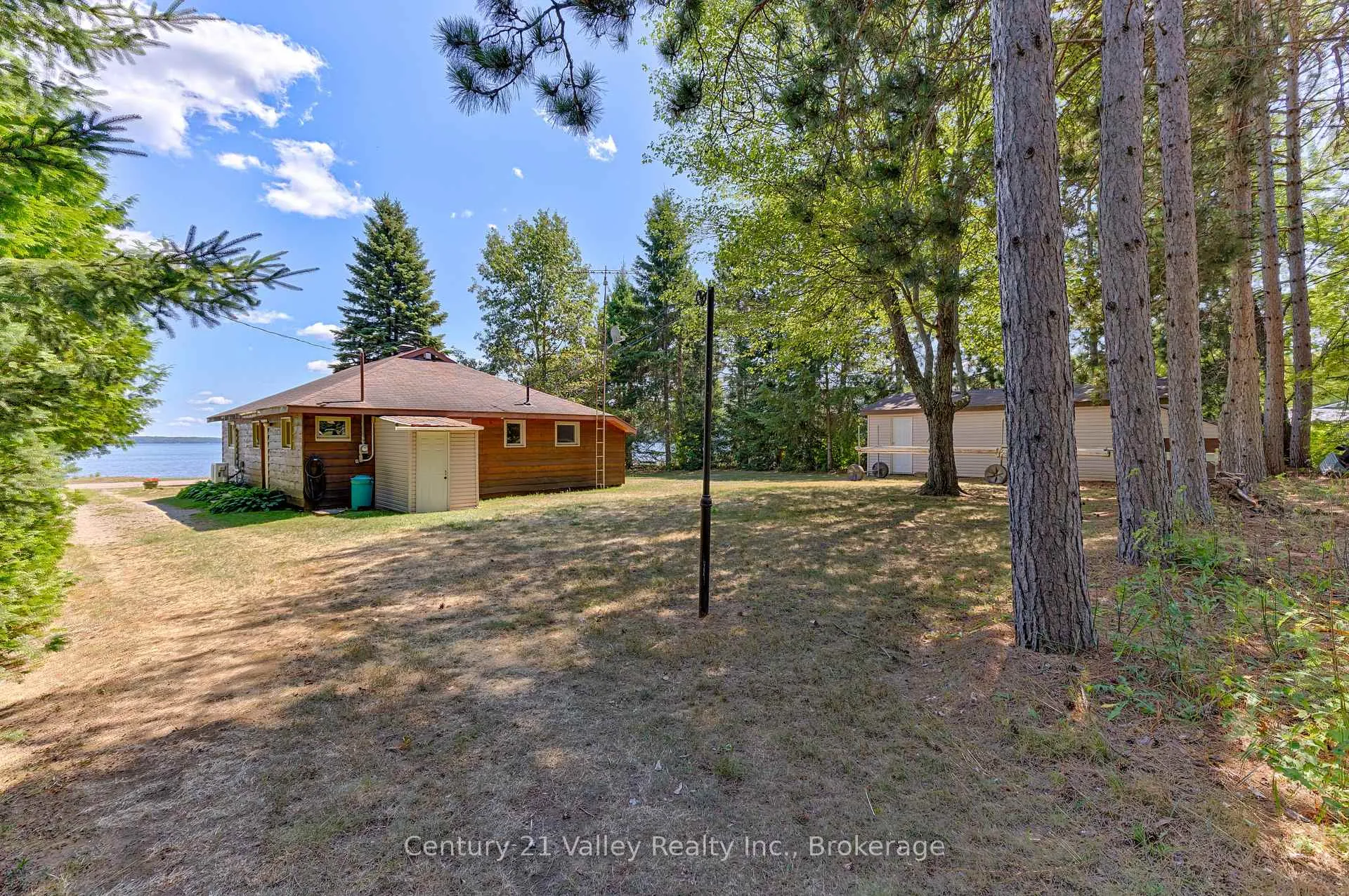 Photo 15 of 1077 Lake Clear Road, Bonnechere Valley, Eganville/Bonnechere Twp — HOMEH