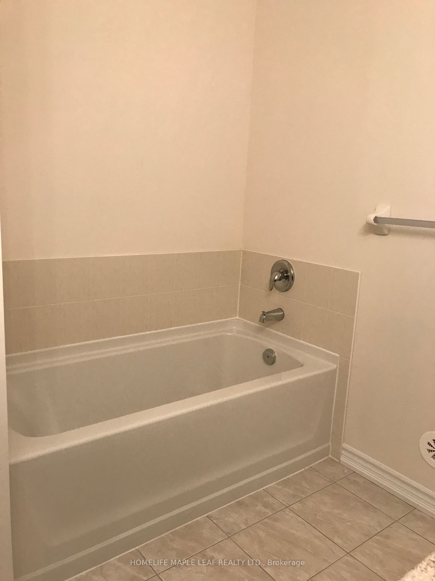 Photo 6 of Unit 90, 94 Aspen Hills Road, Brampton, Credit Valley — HOMEH
