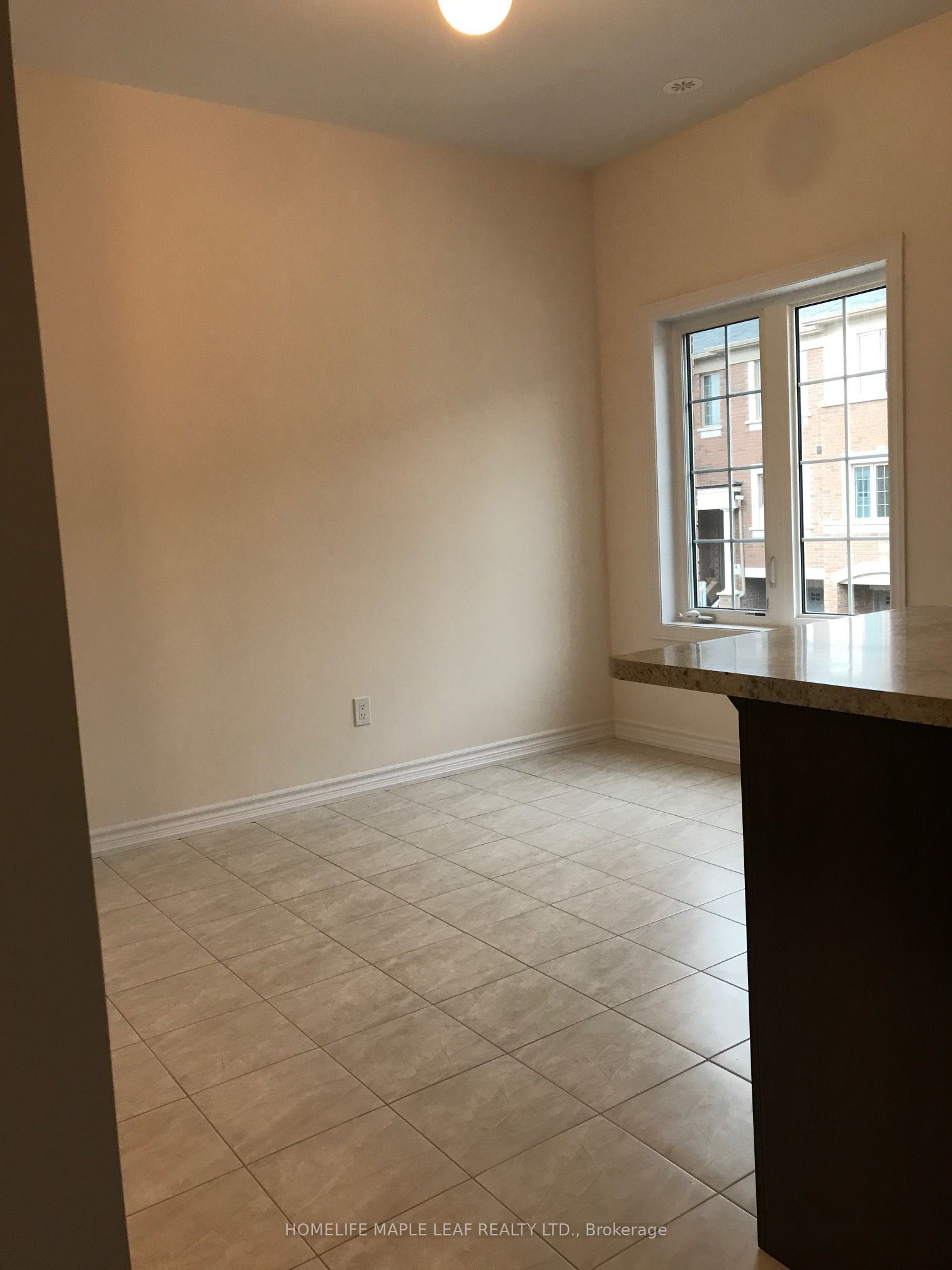 Photo 4 of Unit 90, 94 Aspen Hills Road, Brampton, Credit Valley — HOMEH