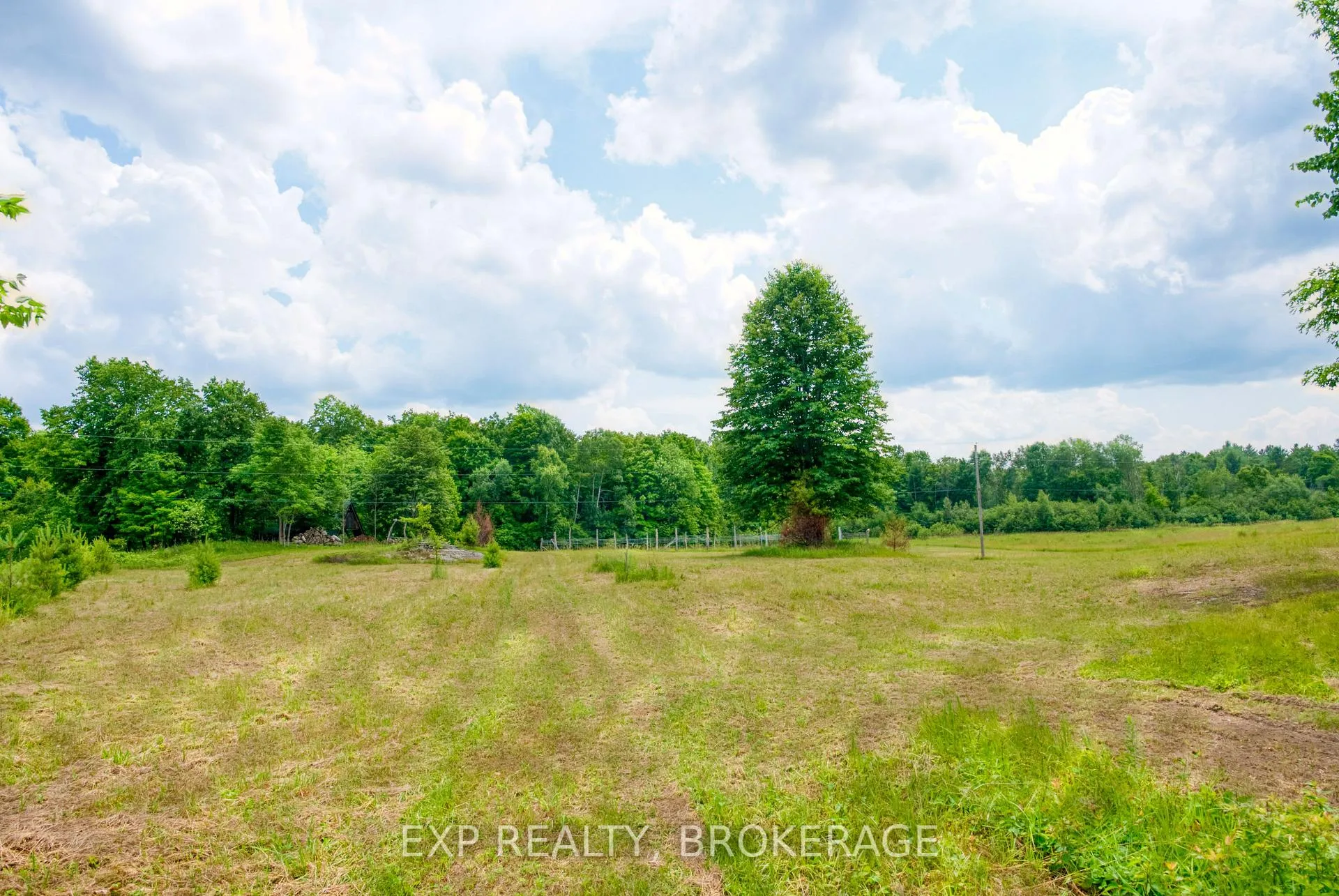 Photo 3 of 2260 Fifth Lake Road, Frontenac, Frontenac Centre — HOMEH