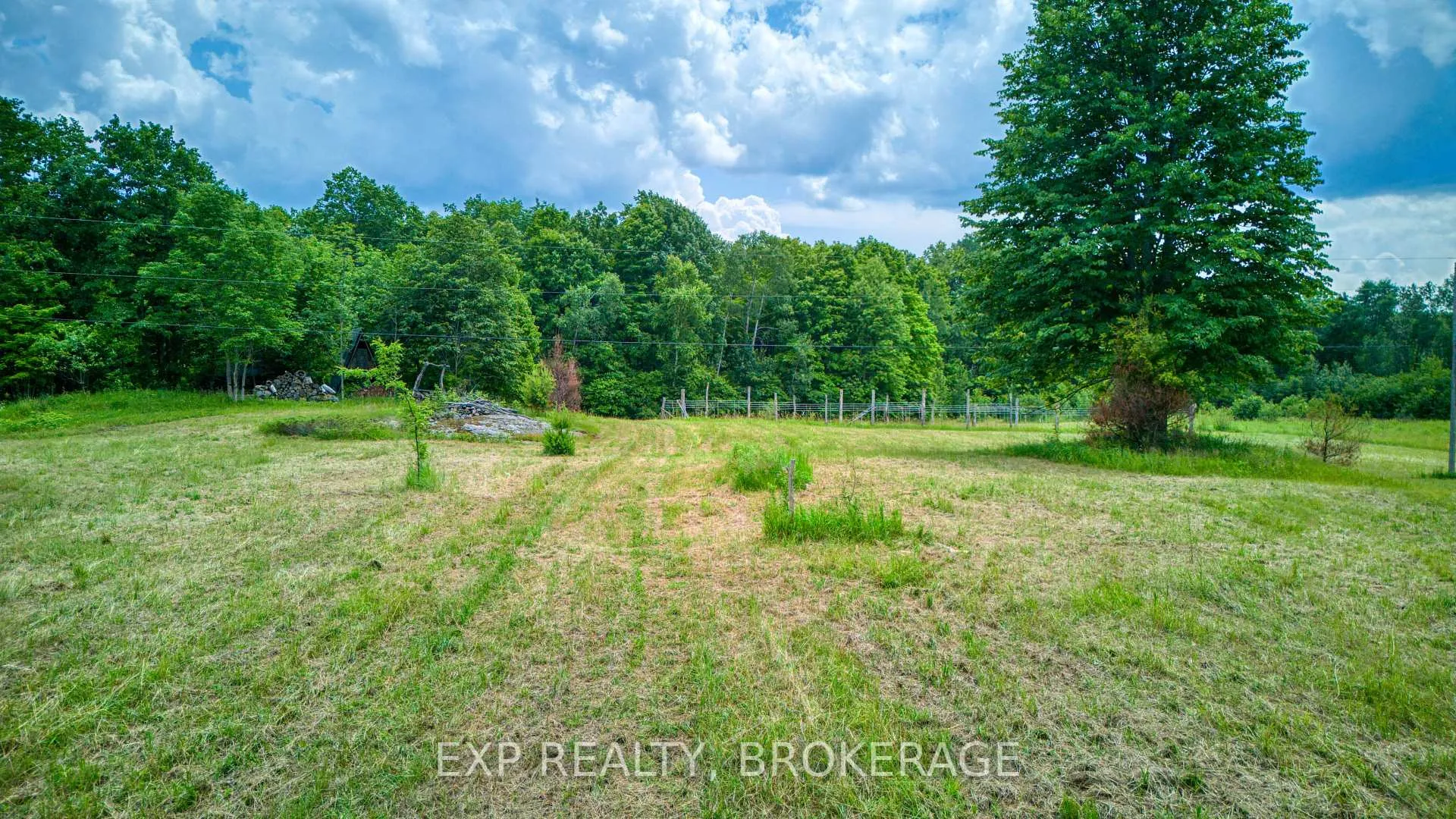 Photo 8 of 2260 Fifth Lake Road, Frontenac, Frontenac Centre — HOMEH