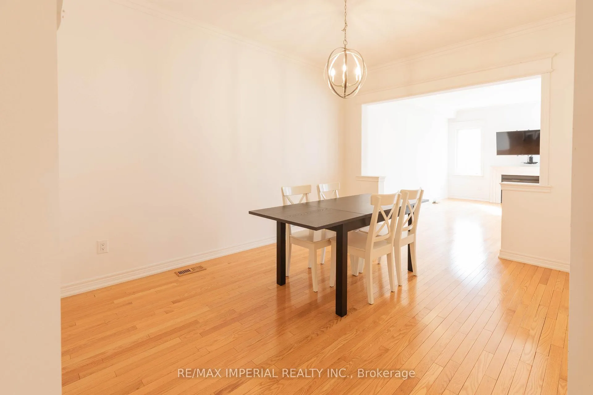 Photo 7 of 73 Southvale Drive, Vaughan, Patterson — HOMEH