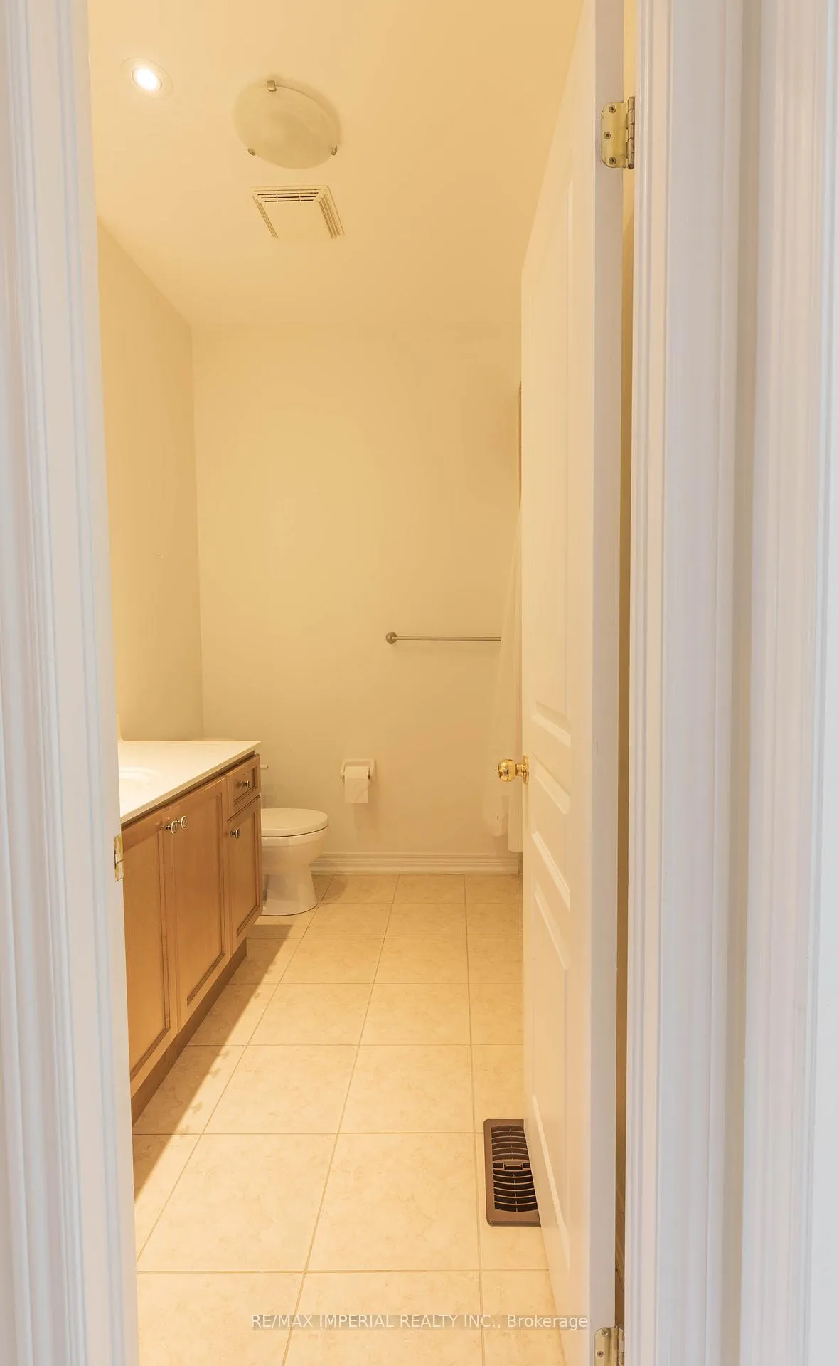 Photo 21 of 73 Southvale Drive, Vaughan, Patterson — HOMEH