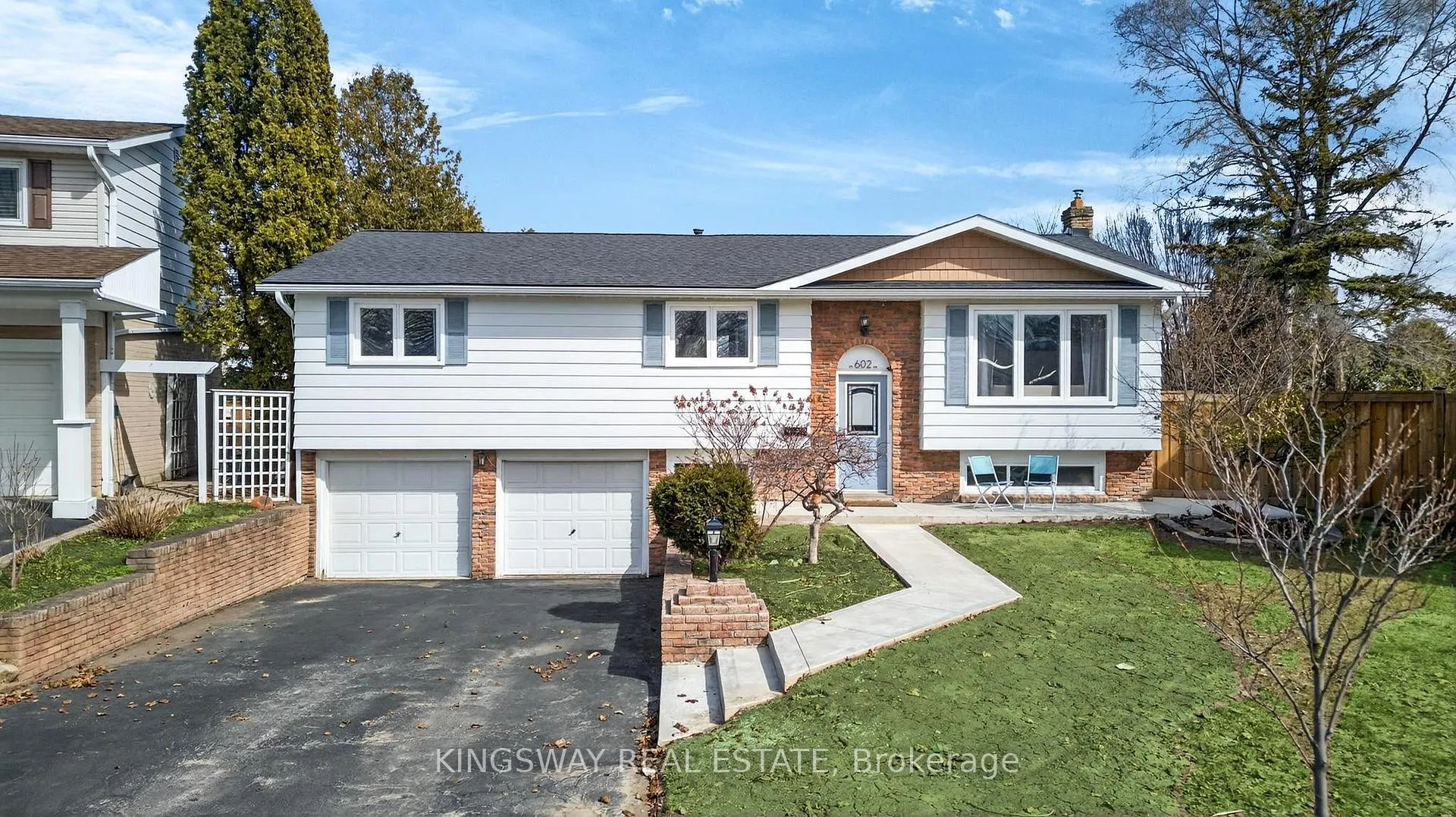 Photo 2 of 602 Clare Place S, Burlington, Shoreacres — HOMEH