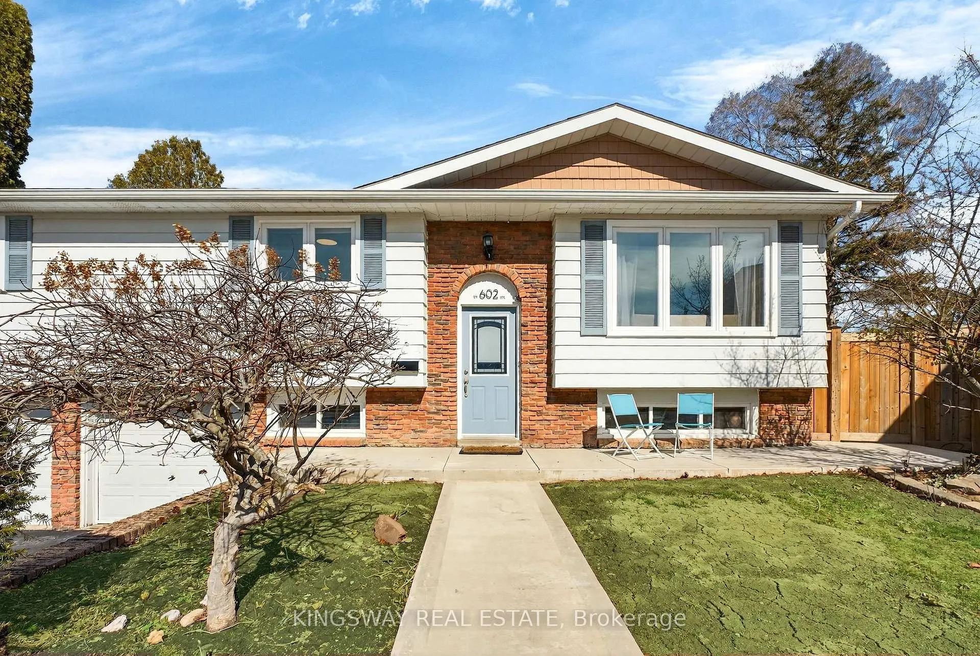 Photo 3 of 602 Clare Place S, Burlington, Shoreacres — HOMEH