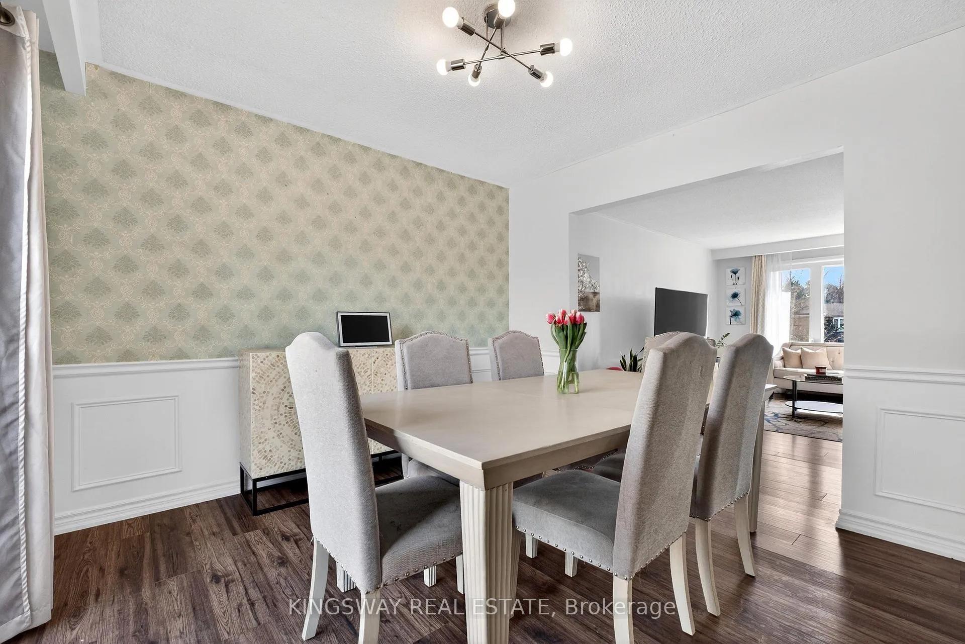 Photo 12 of 602 Clare Place S, Burlington, Shoreacres — HOMEH