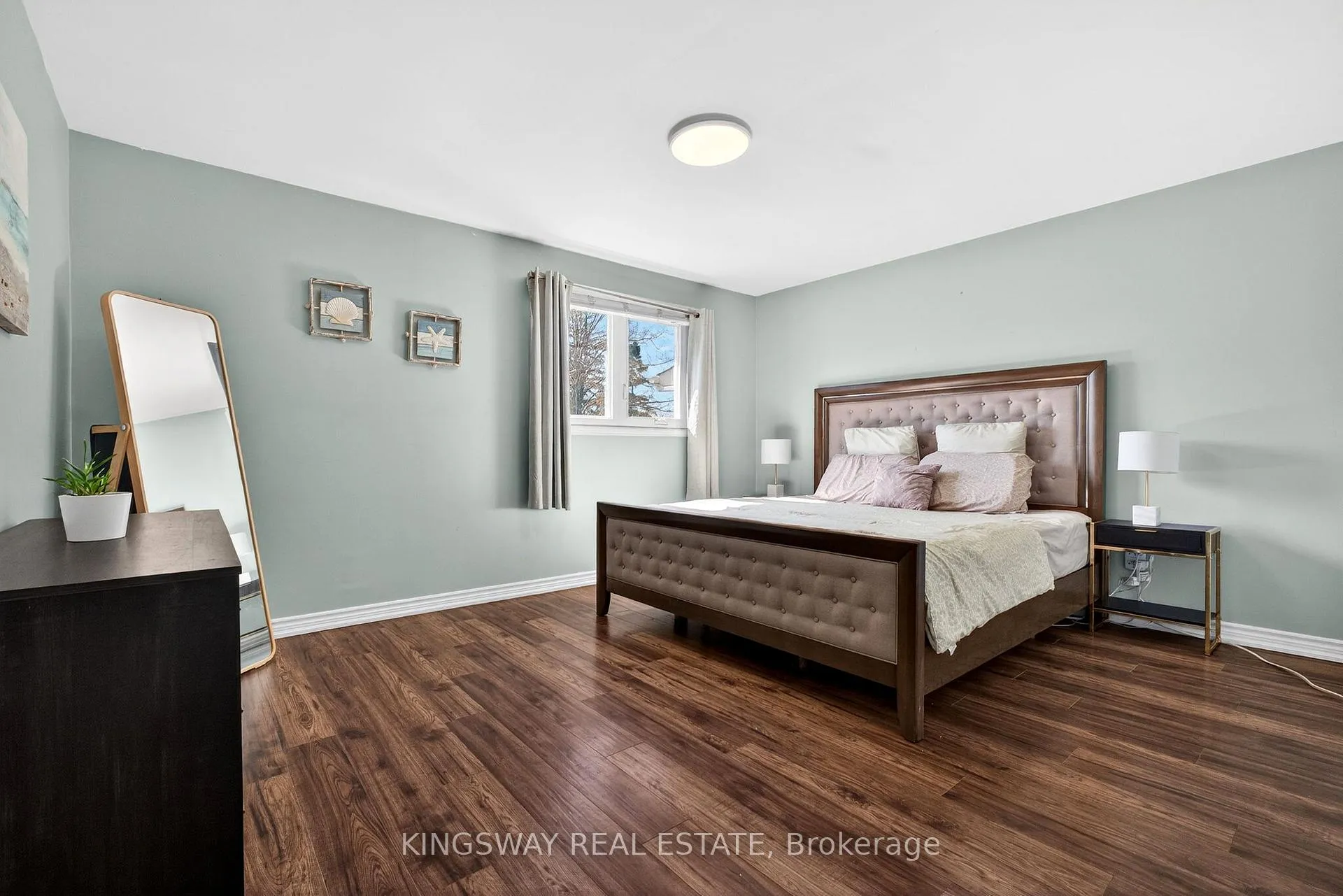 Photo 17 of 602 Clare Place S, Burlington, Shoreacres — HOMEH