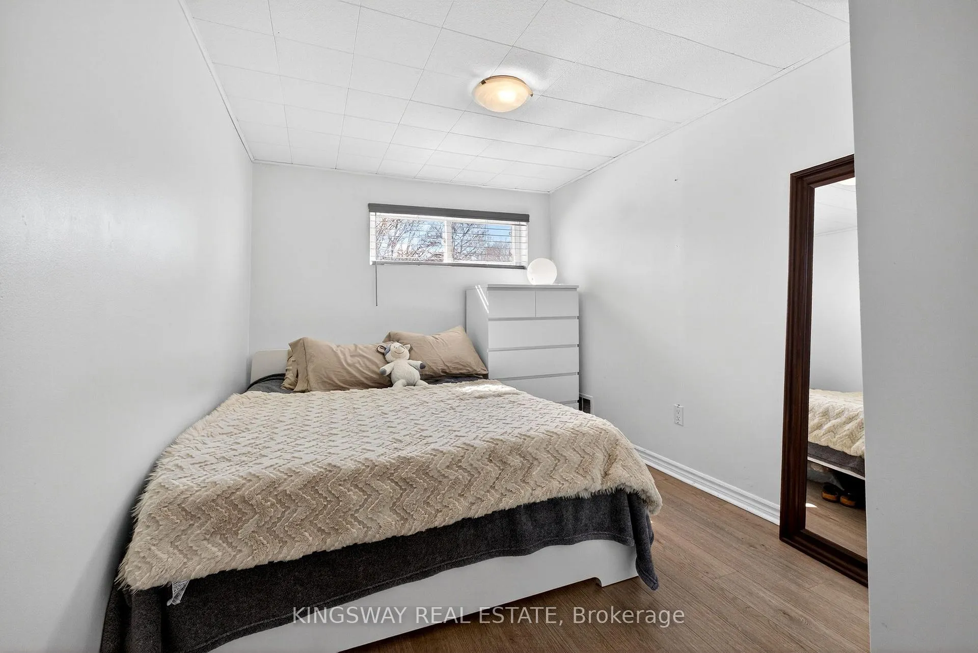 Photo 33 of 602 Clare Place S, Burlington, Shoreacres — HOMEH