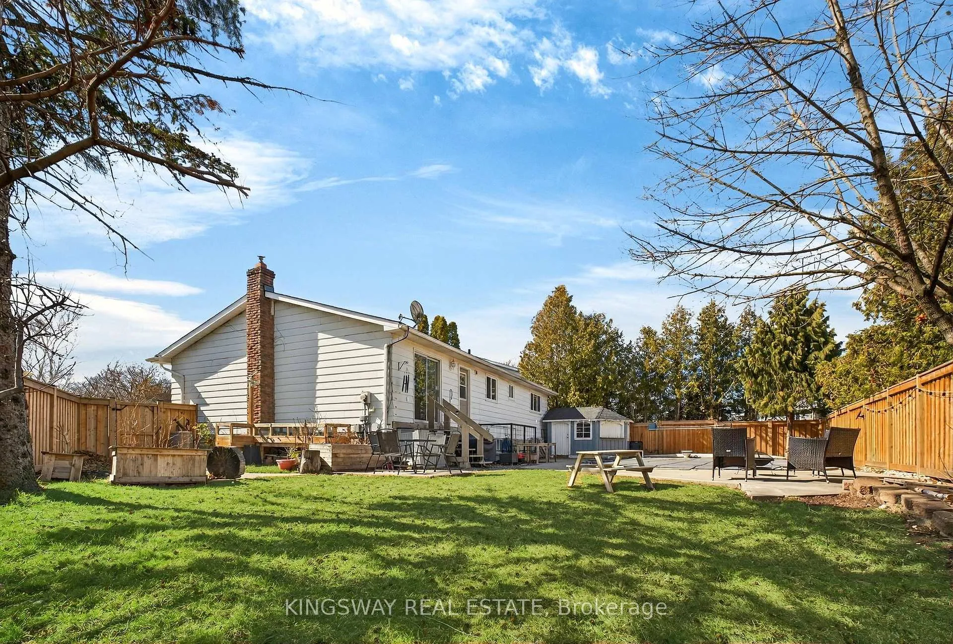 Photo 40 of 602 Clare Place S, Burlington, Shoreacres — HOMEH
