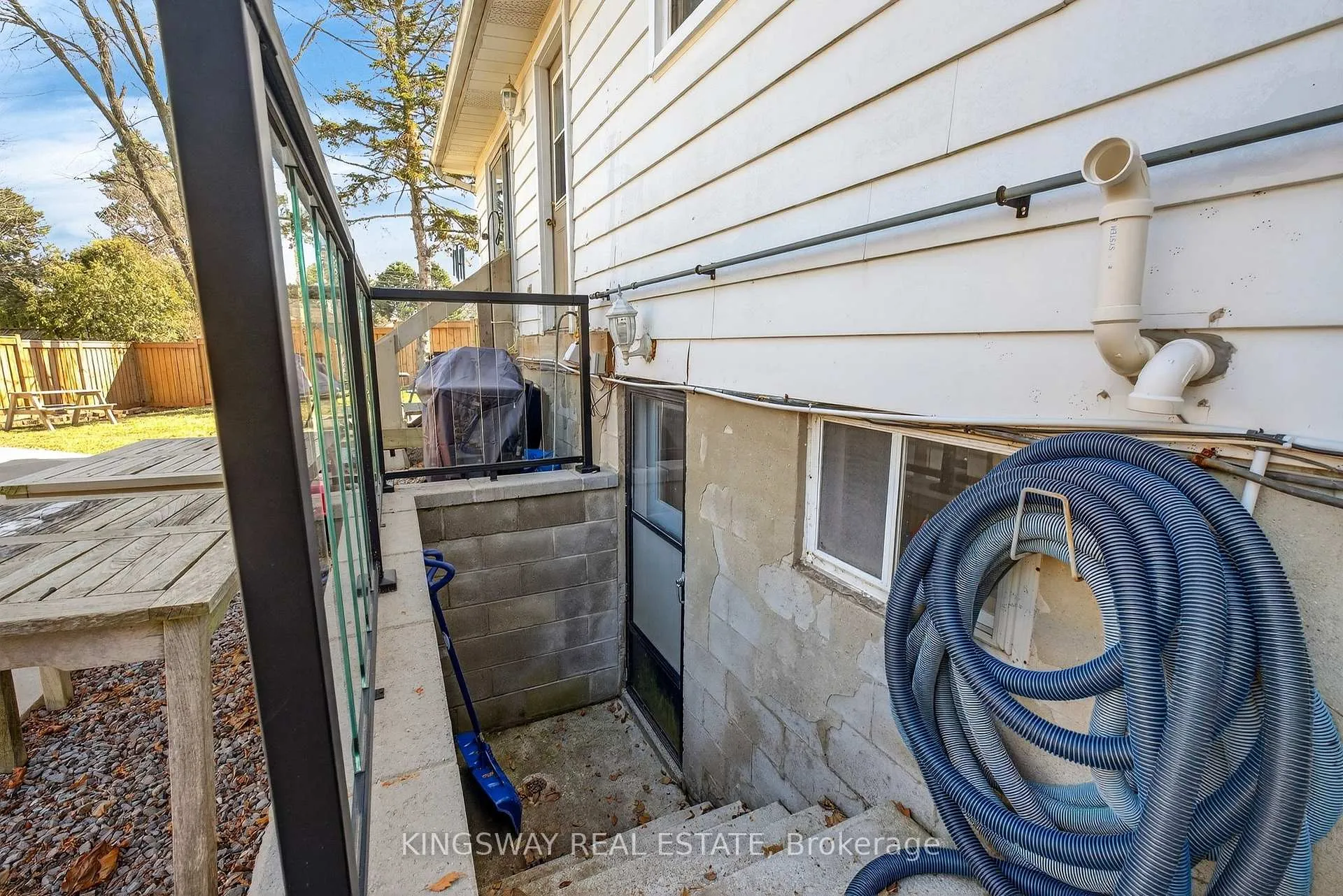 Photo 42 of 602 Clare Place S, Burlington, Shoreacres — HOMEH