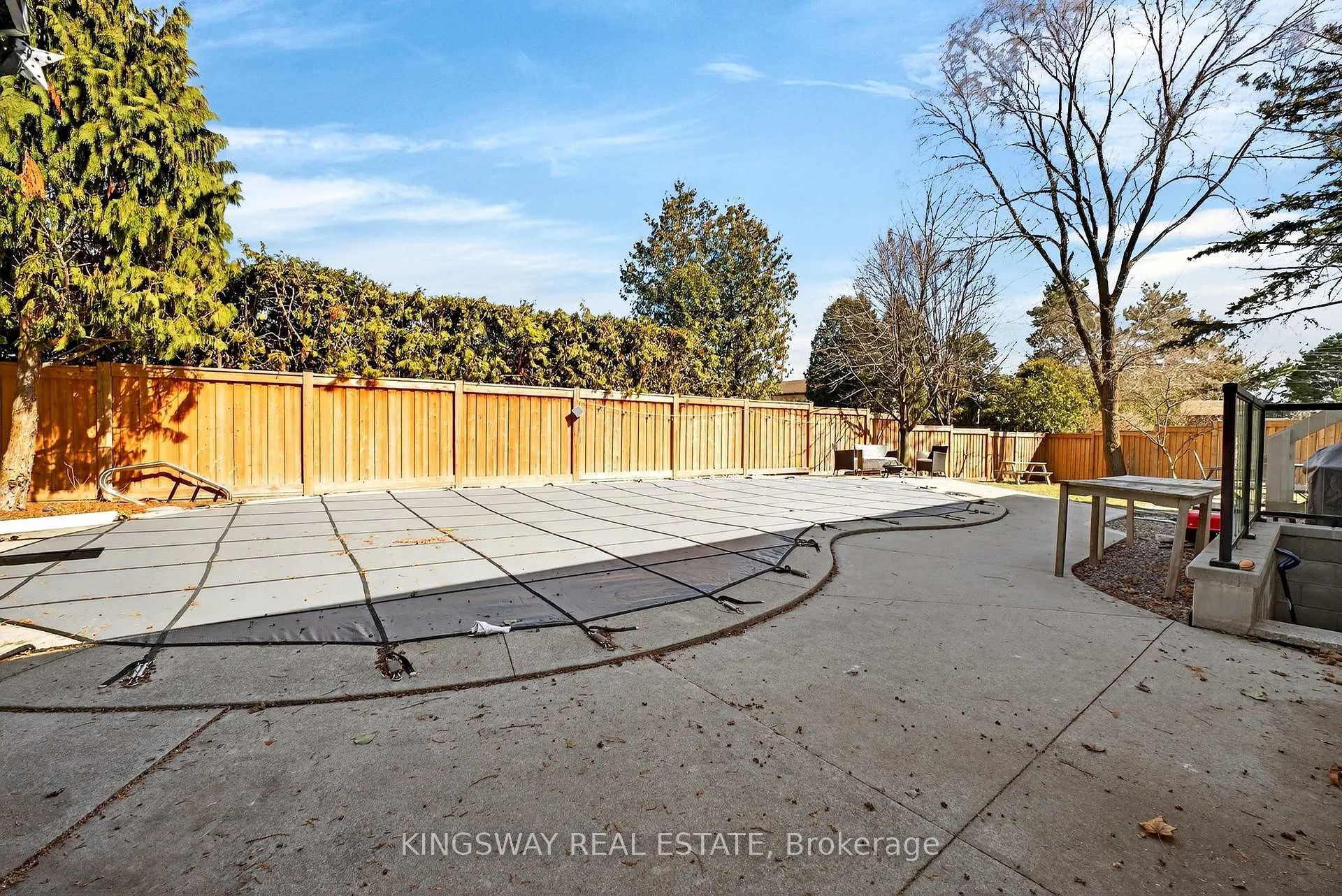 Photo 43 of 602 Clare Place S, Burlington, Shoreacres — HOMEH
