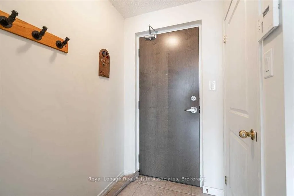 Photo 4 of Unit 1804, 9 George Street N, Brampton, Downtown Brampton — HOMEH