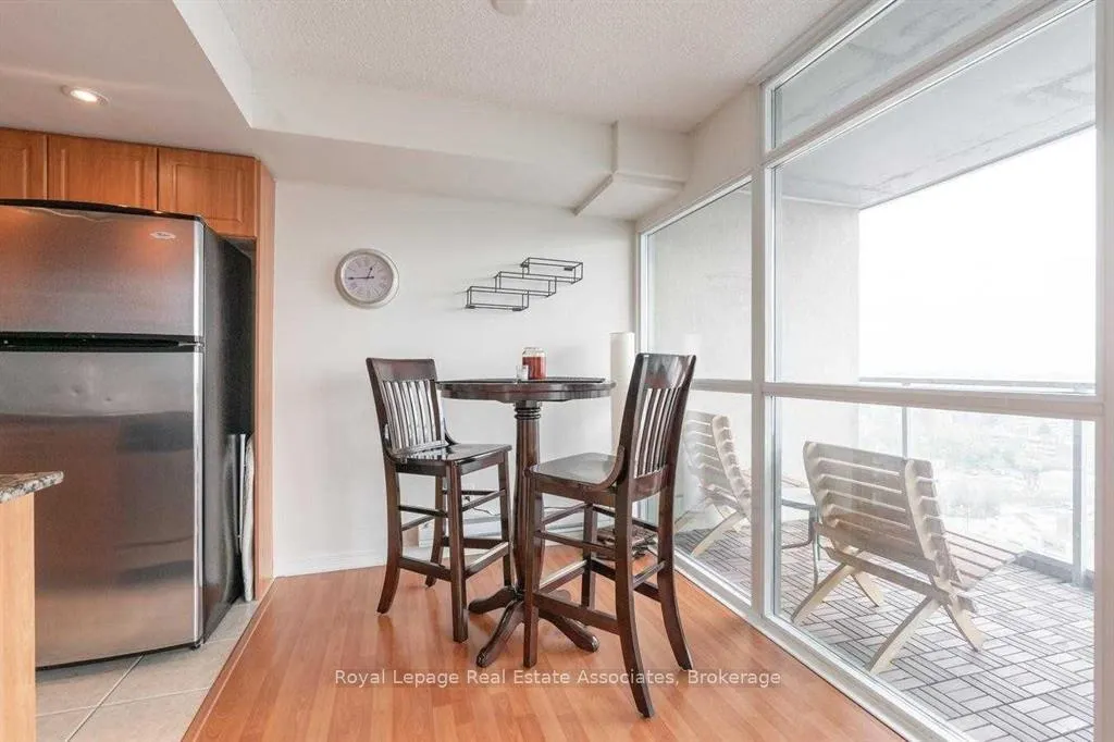 Photo 7 of Unit 1804, 9 George Street N, Brampton, Downtown Brampton — HOMEH